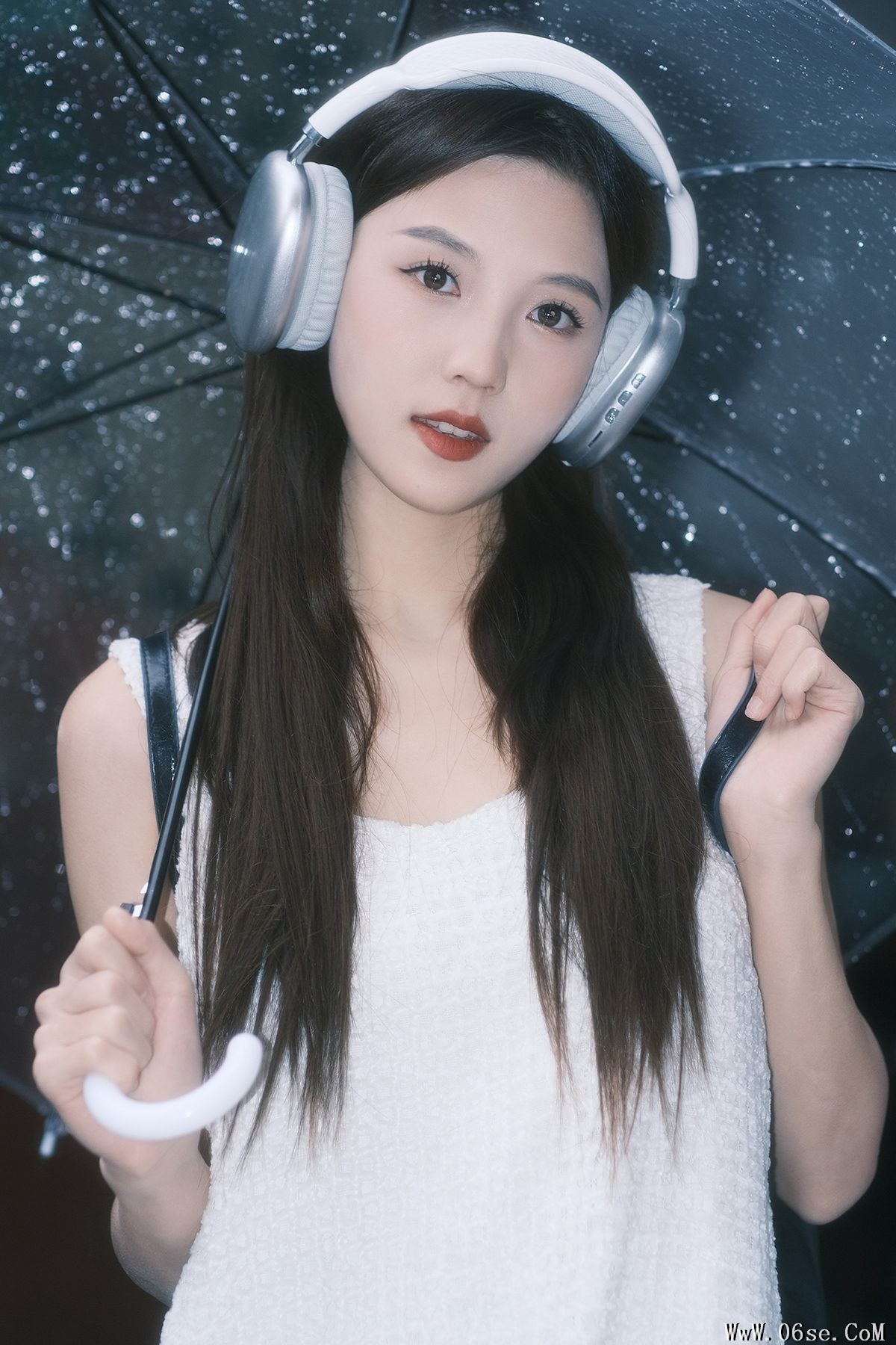 YiTuYu艺图语 Vol.5818 YYYY[34P]-六色网