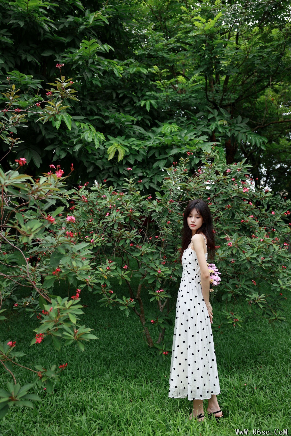 图片[27]-YiTuYu艺图语 Vol.7307 Xiao Le Ge Fei Xiang[29P]-六色网