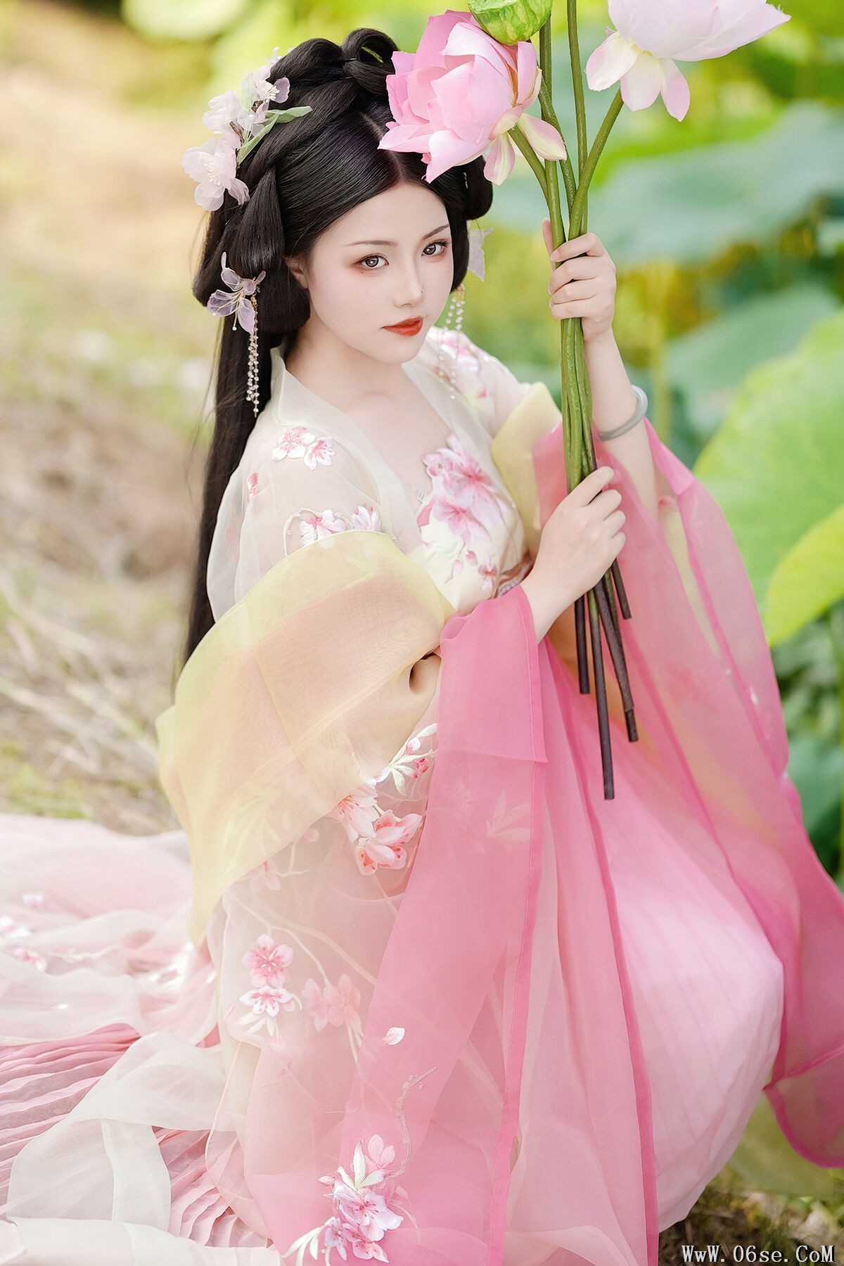 YiTuYu艺图语 Vol.7409 Yu Xiao Li Lili[23P]-六色网