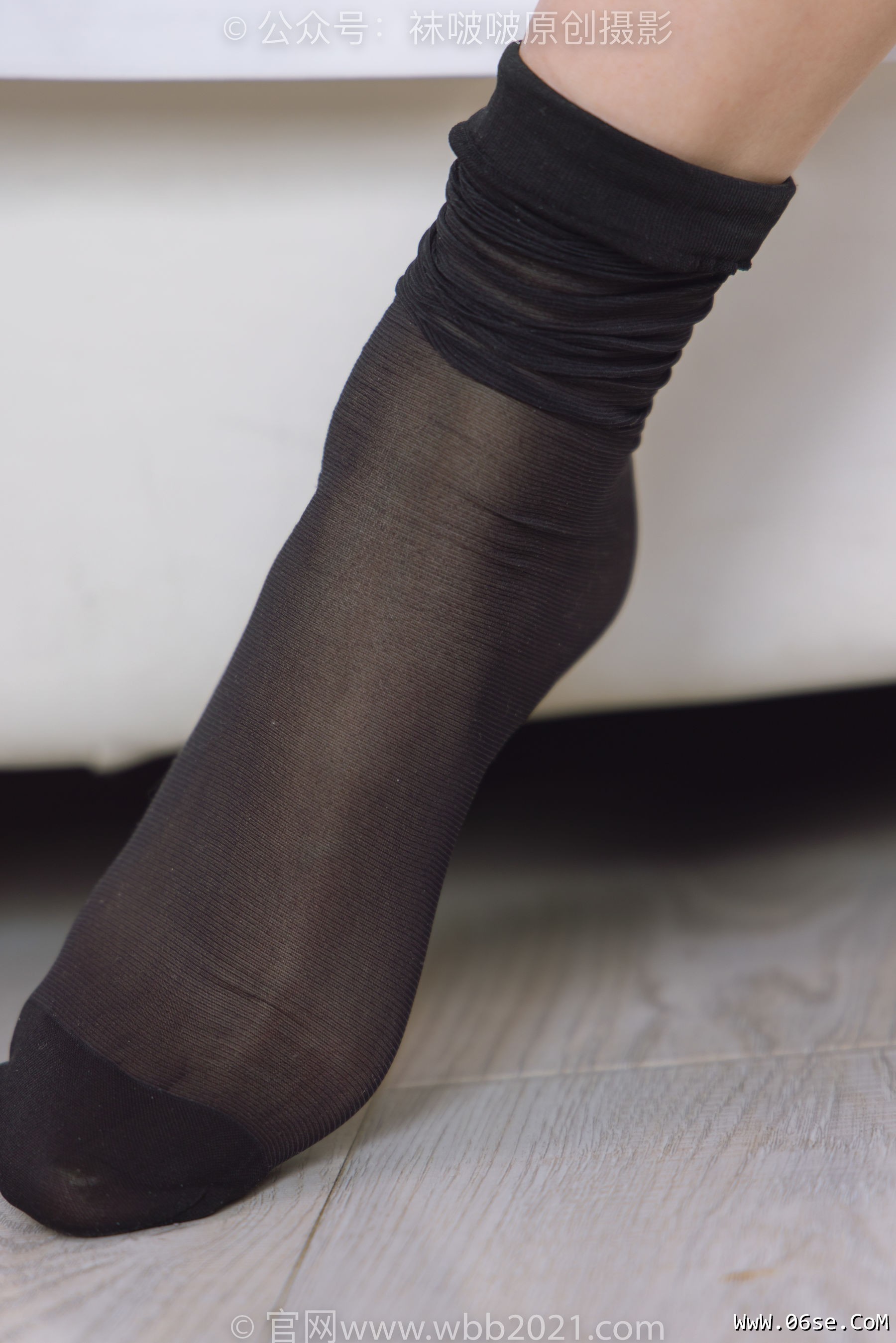 图片[35]-BoBoSocks袜啵啵 No.253 小甜豆 -两双高跟鞋、一只脚小腿白丝、一只脚小腿黑丝[219P]-六色网