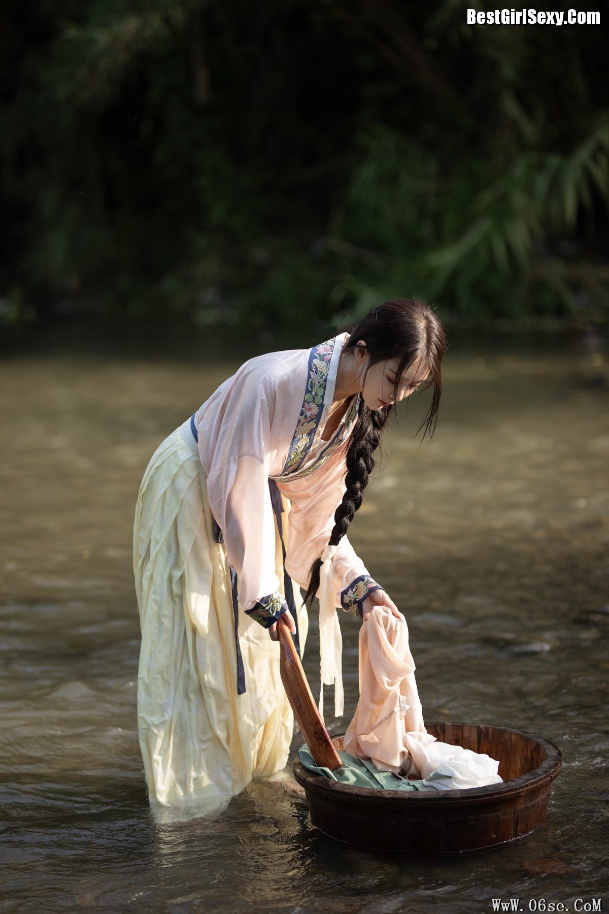图片[9]-YiTuYu艺图语 Vol.4050 Su Mei Zai Lu Shang[25P]-六色网