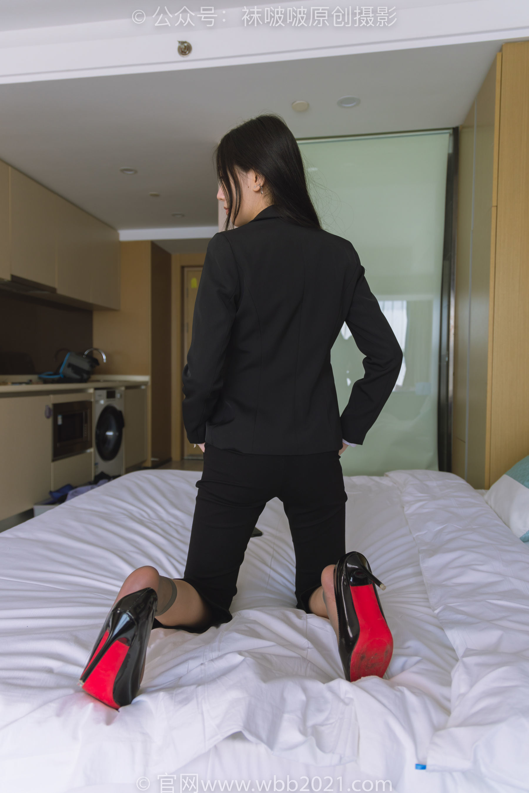 图片[33]-BoBoSocks袜啵啵 No.245 小甜豆 -高跟鞋、短灰丝、半蹲镜头较多[299P]-六色网
