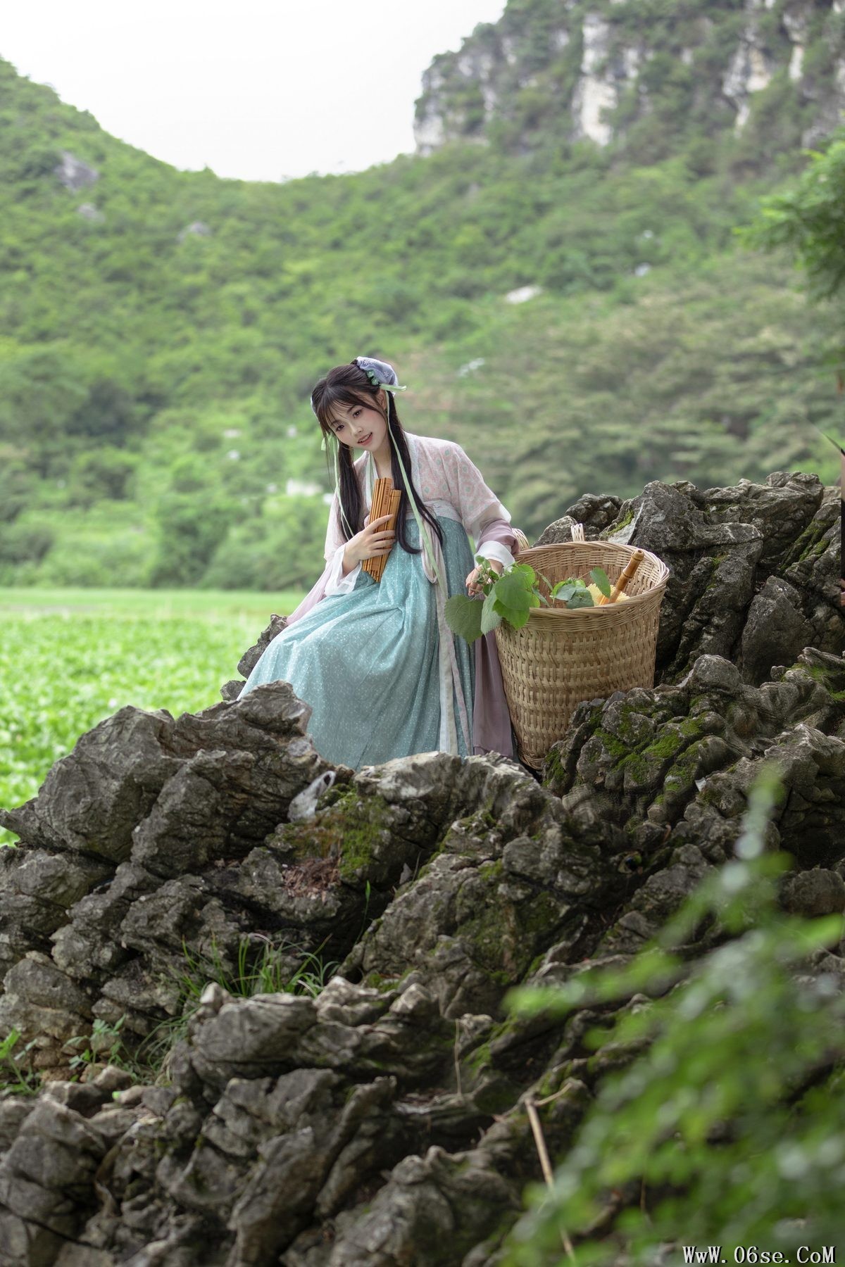 图片[35]-YiTuYu艺图语 Vol.5251 Jin Zou Ba[51P]-六色网