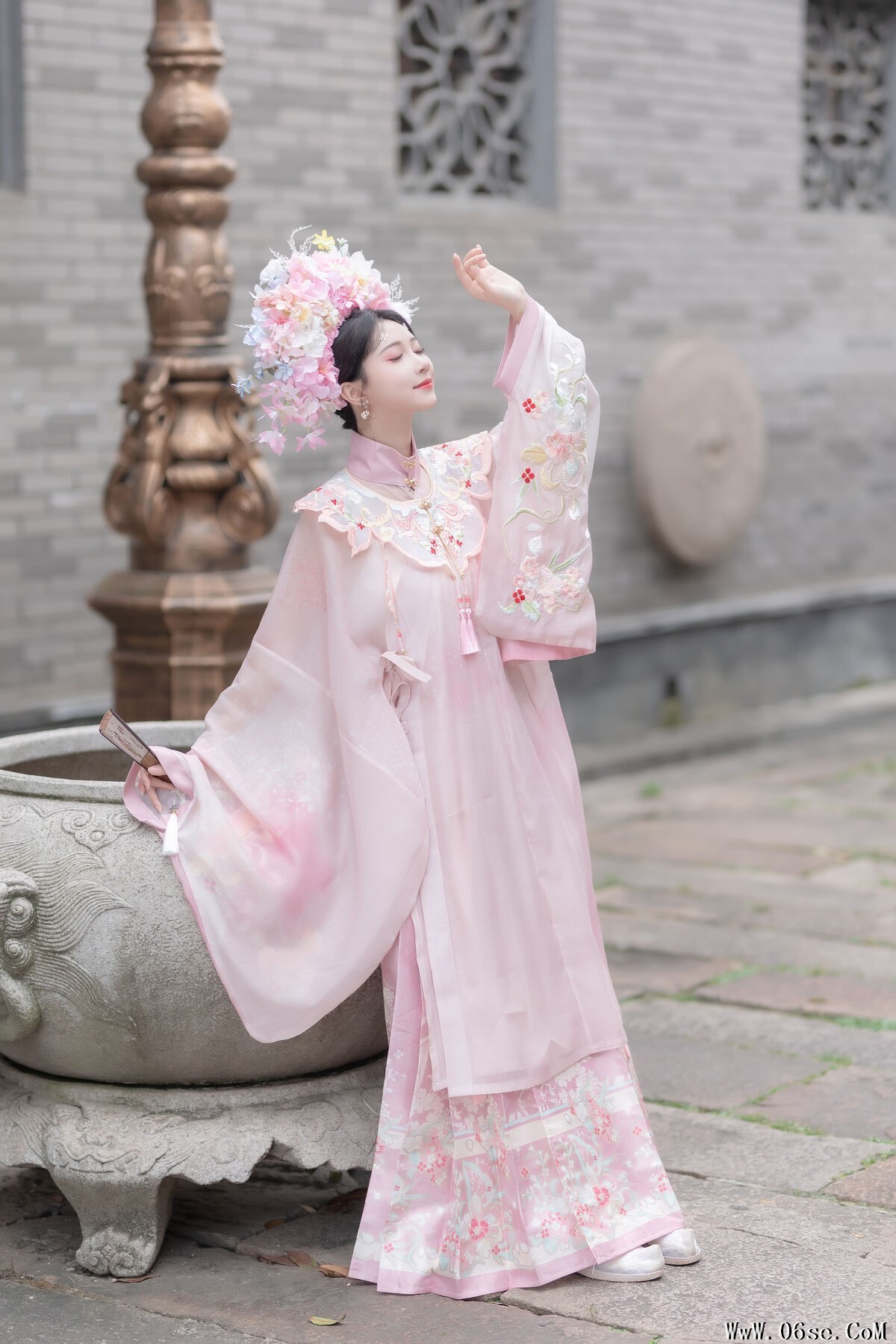 图片[18]-YiTuYu艺图语 Vol.7231 Qi Luo Sheng De Xiao Su Su[24P]-六色网