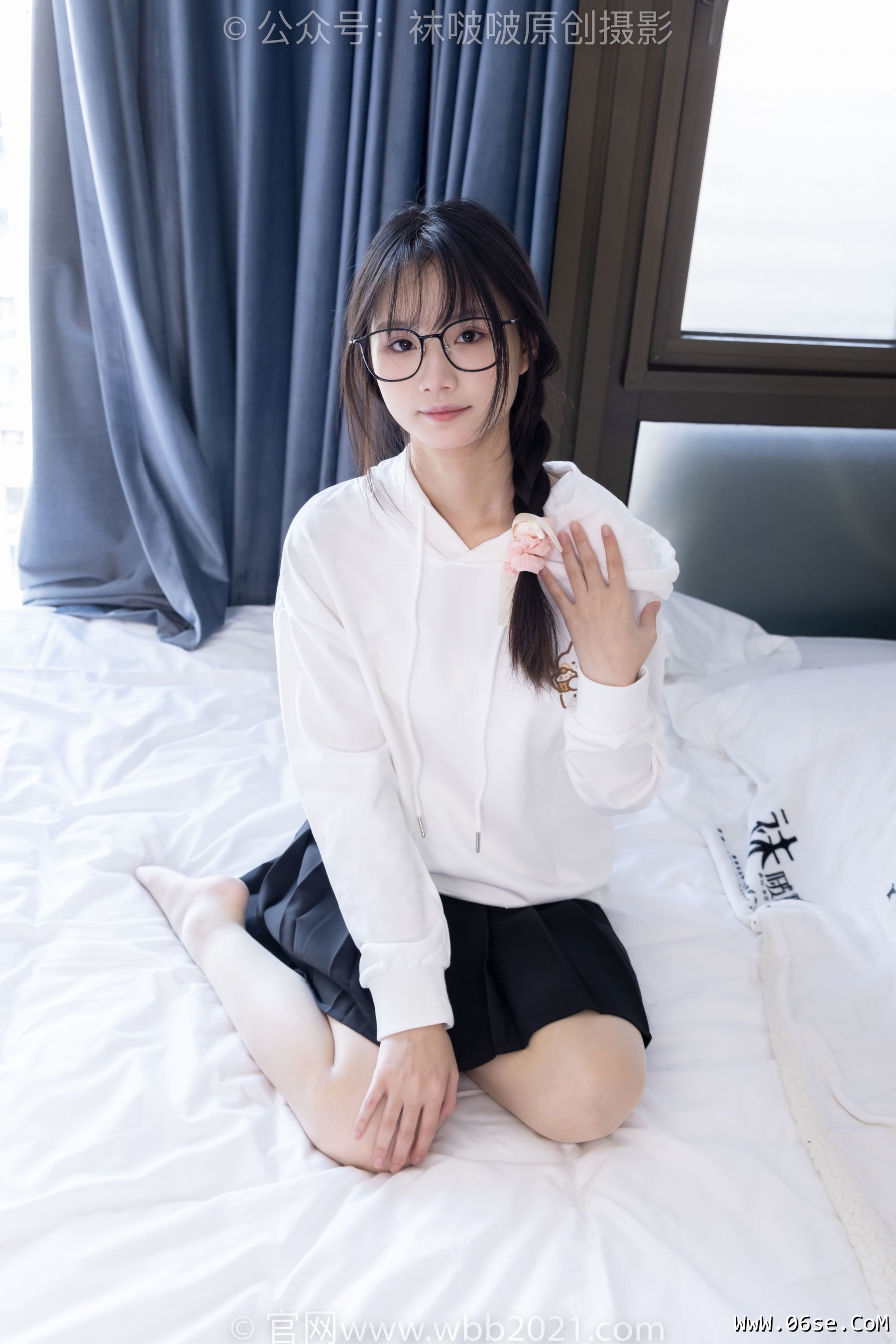 图片[62]-BoBoSocks袜啵啵 No.368 甜甜圈 -运动鞋、白棉袜、油亮肉丝[160P]-六色网