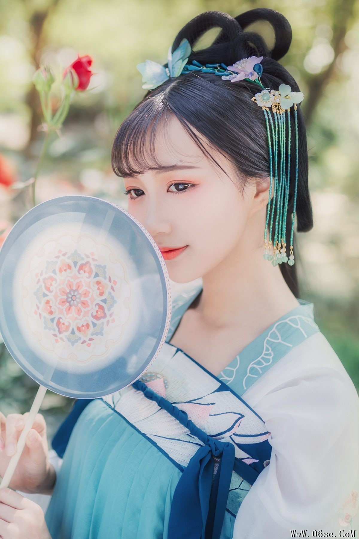 YiTuYu艺图语 Vol.4170 Qi Luo Sheng De Xiao Su Su[24P]-六色网