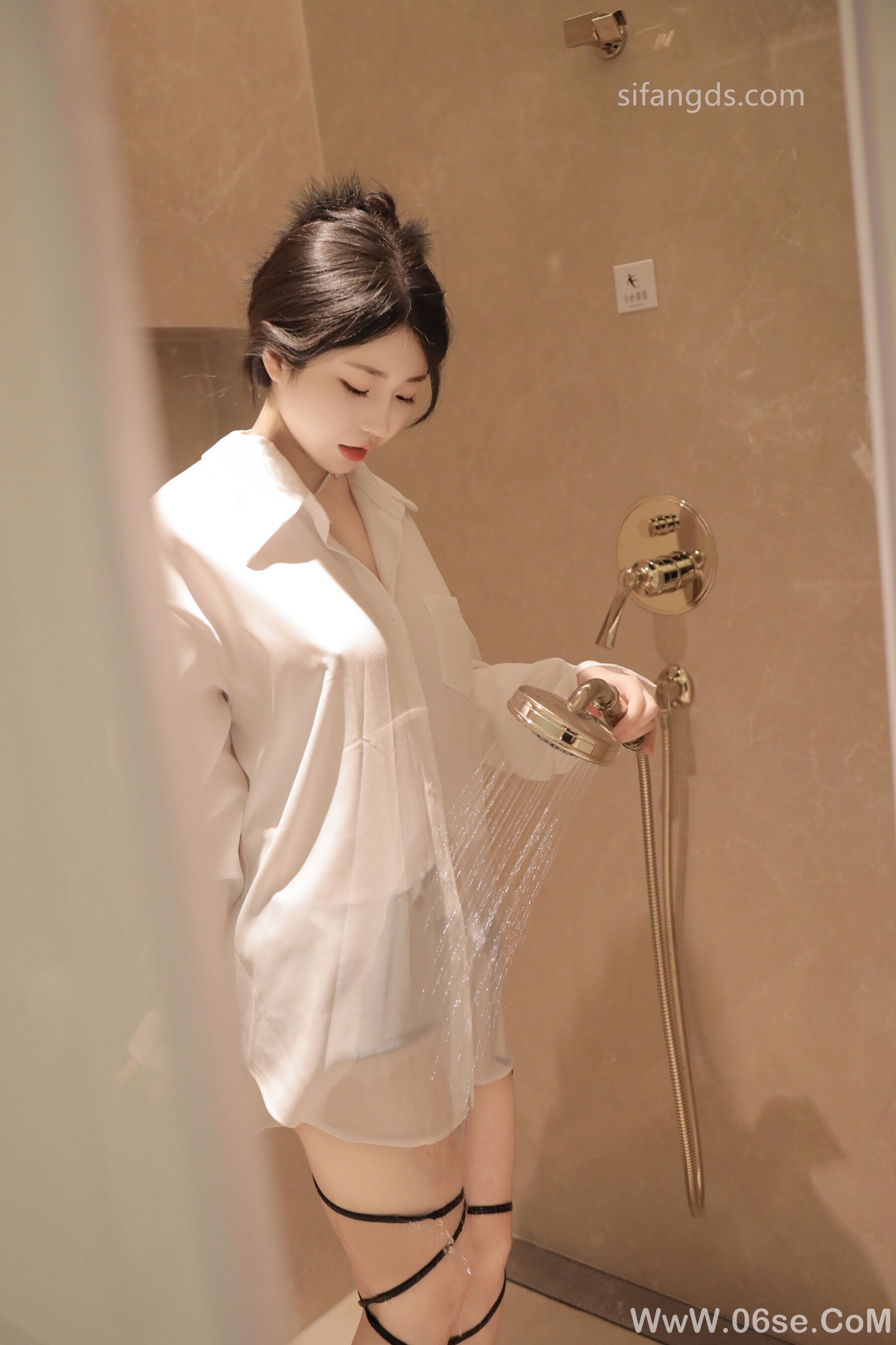 图片[23]-私购流出 NO.8400 陈小花《私购流出》[92P + 8V]-六色网