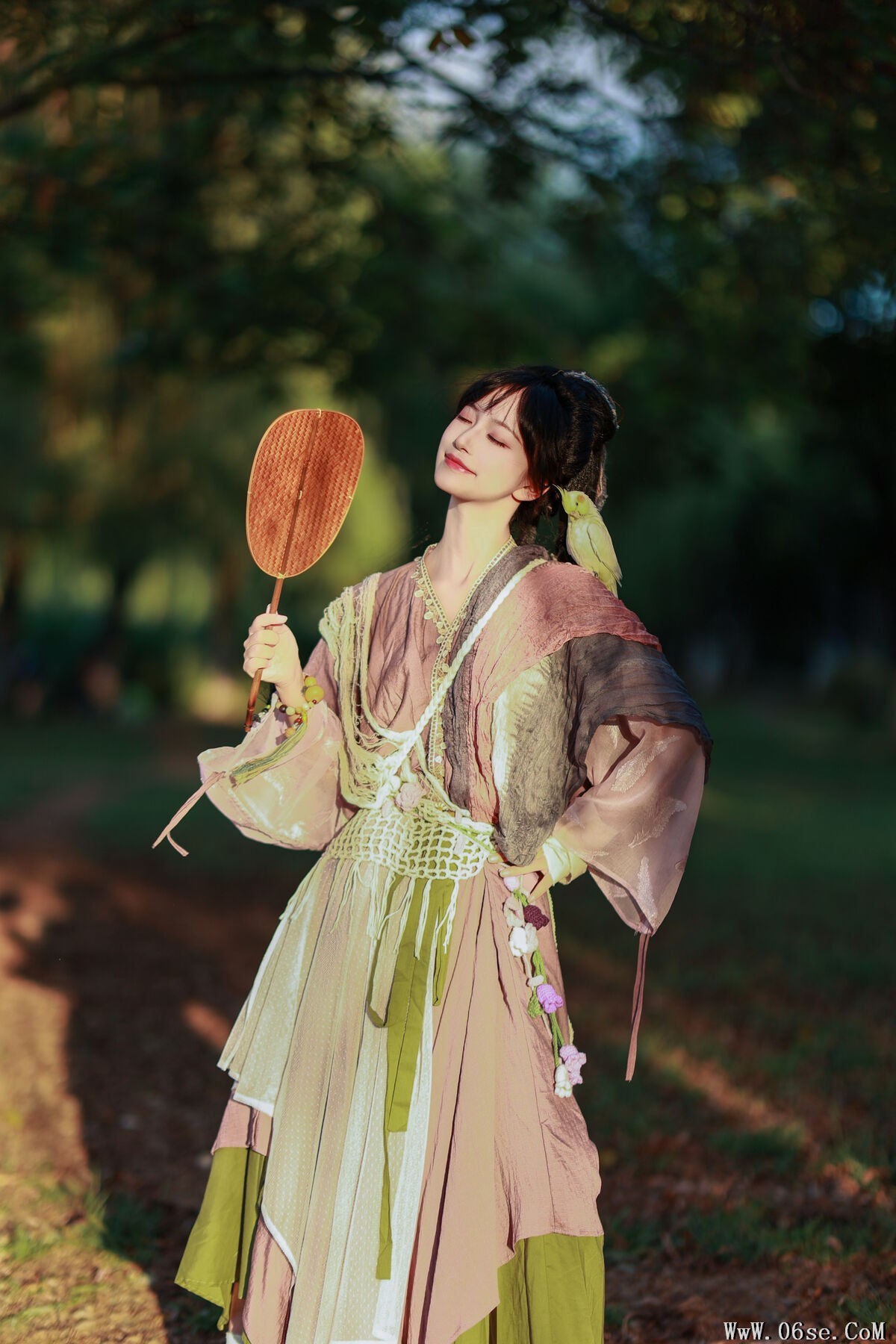 图片[22]-YiTuYu艺图语 Vol.7588 Wu Mei Da Xia[31P]-六色网
