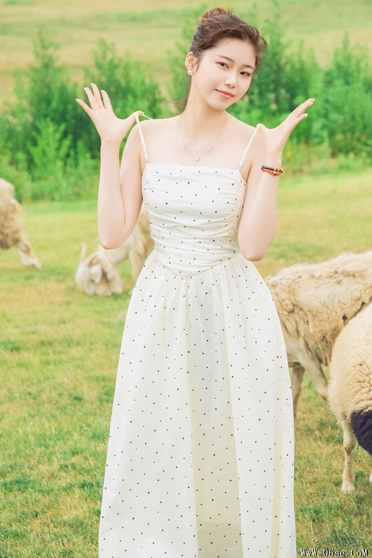 YiTuYu艺图语 Vol.7332 Fei Tian Xiao Mo Nu[32P]-六色网