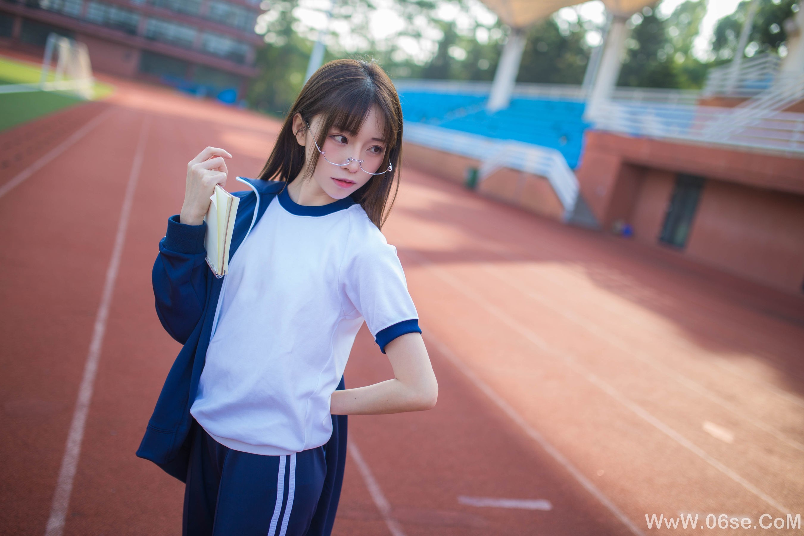 图片[11]-动漫博主Kitaro_绮太郎 蓝色运动服女孩[13P]-六色网
