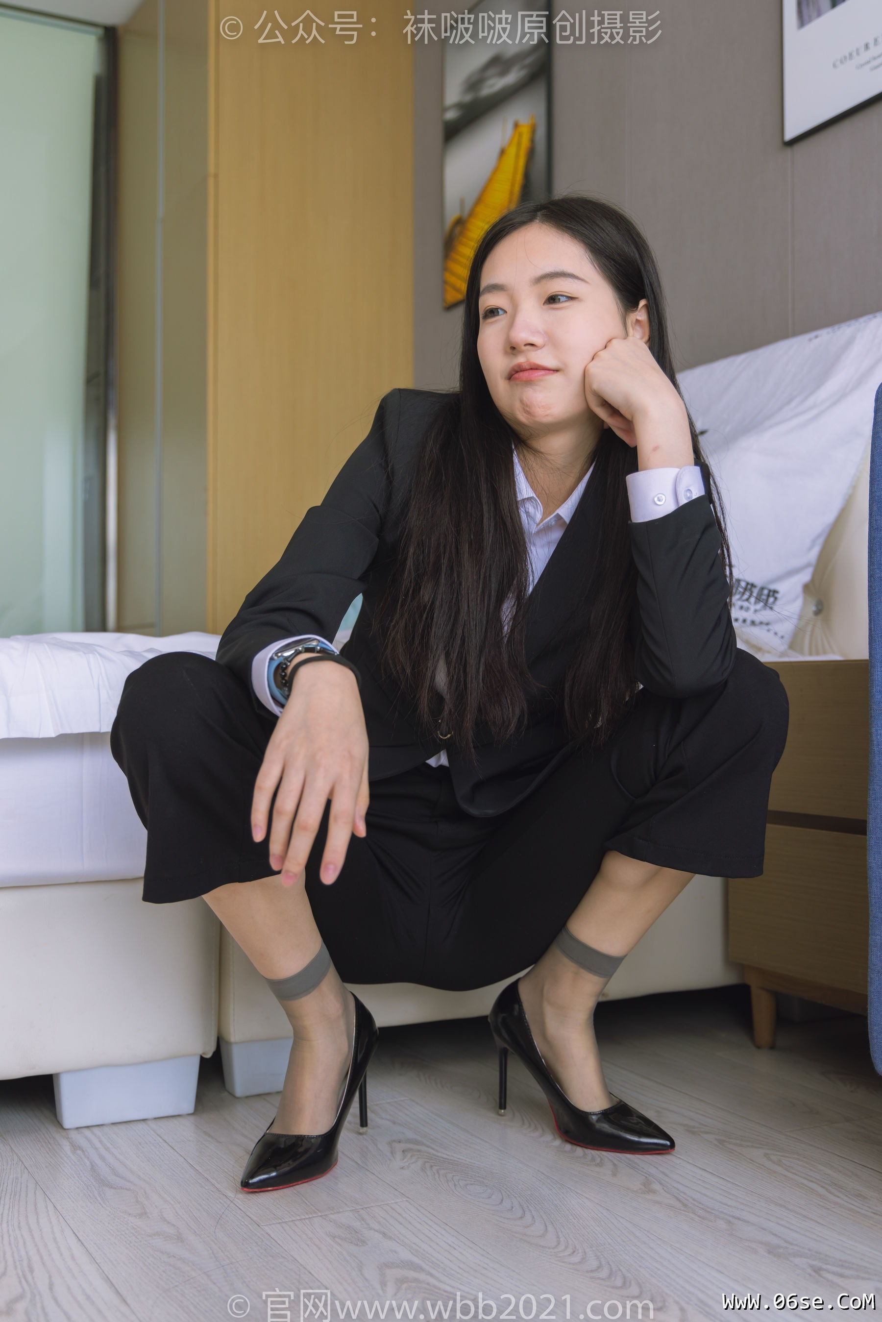 图片[258]-BoBoSocks袜啵啵 No.245 小甜豆 -高跟鞋、短灰丝、半蹲镜头较多[299P]-六色网
