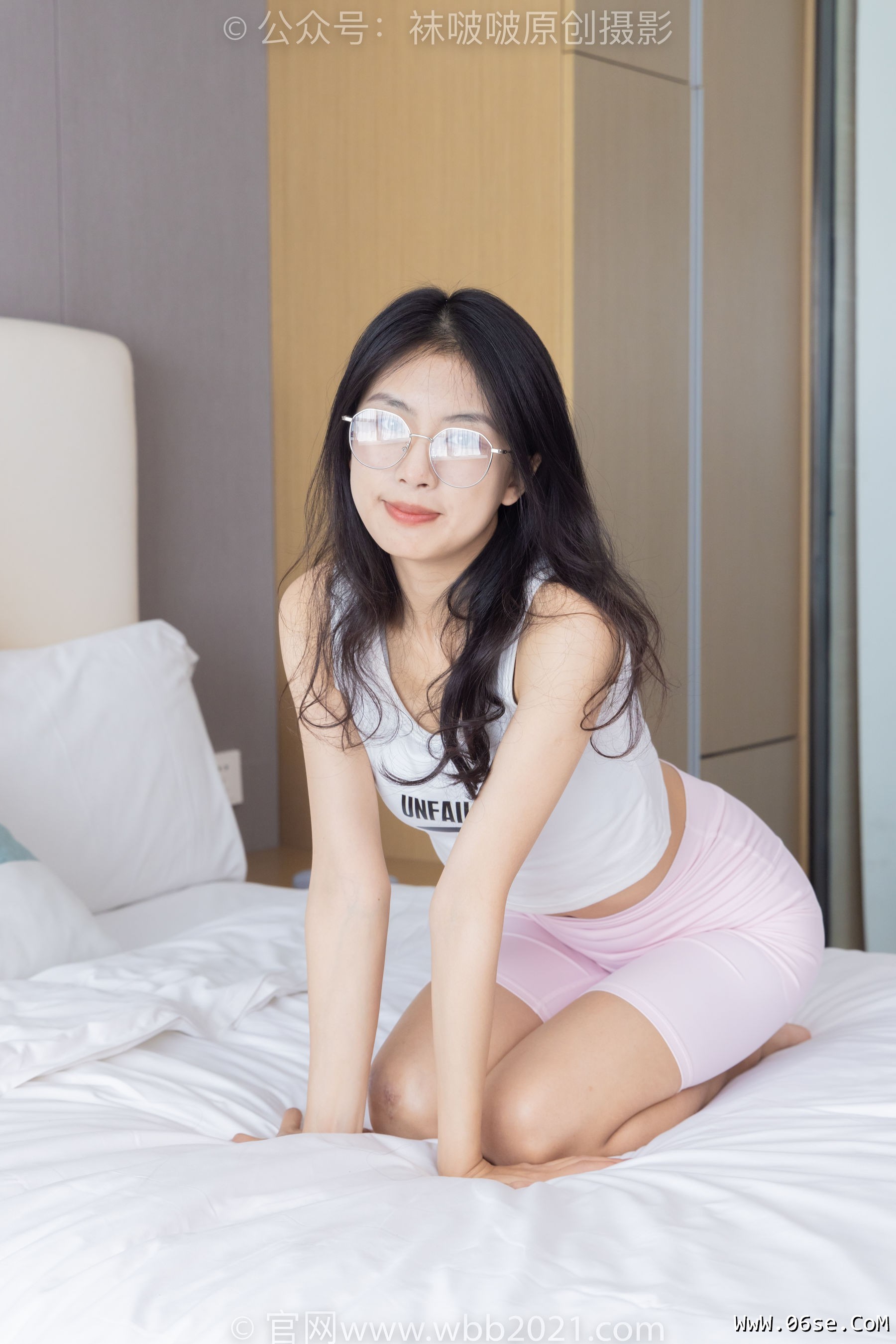 图片[117]-BoBoSocks袜啵啵 No.301 奶油 -两双板鞋、白棉袜、短黑丝、裸足[240P]-六色网