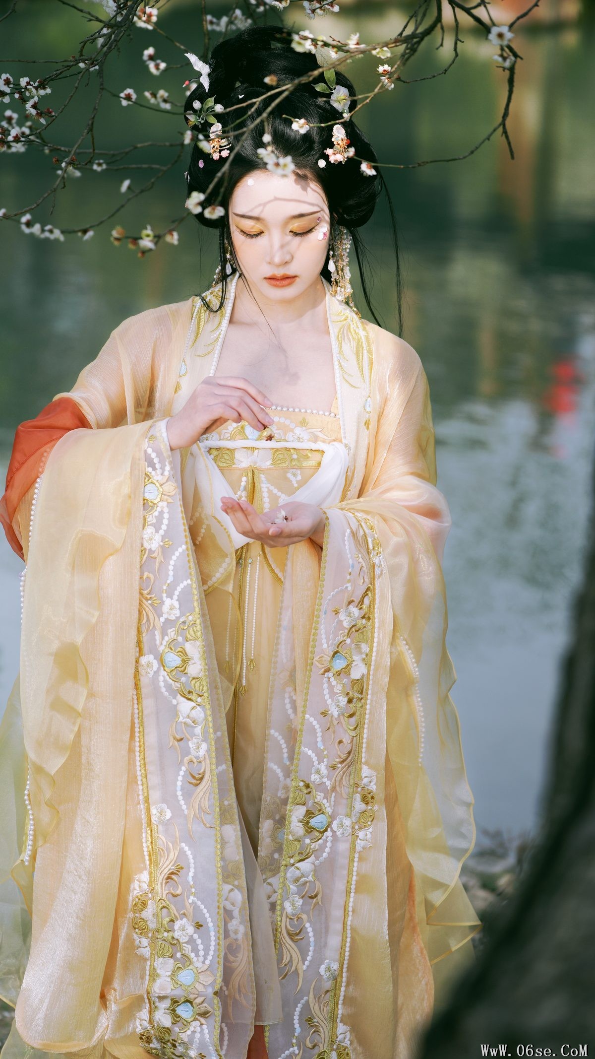 图片[13]-YiTuYu艺图语 Vol.3718 Ai Tan Xian De Xia Shang Zhou[23P]-六色网
