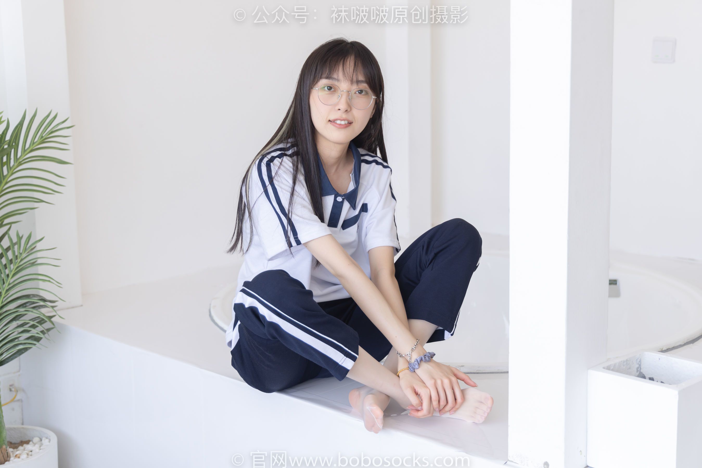 图片[33]-BoBoSocks袜啵啵 No.207 稚予 -aj板鞋、白棉袜、油亮白丝、校服裤里丝[140P]-六色网