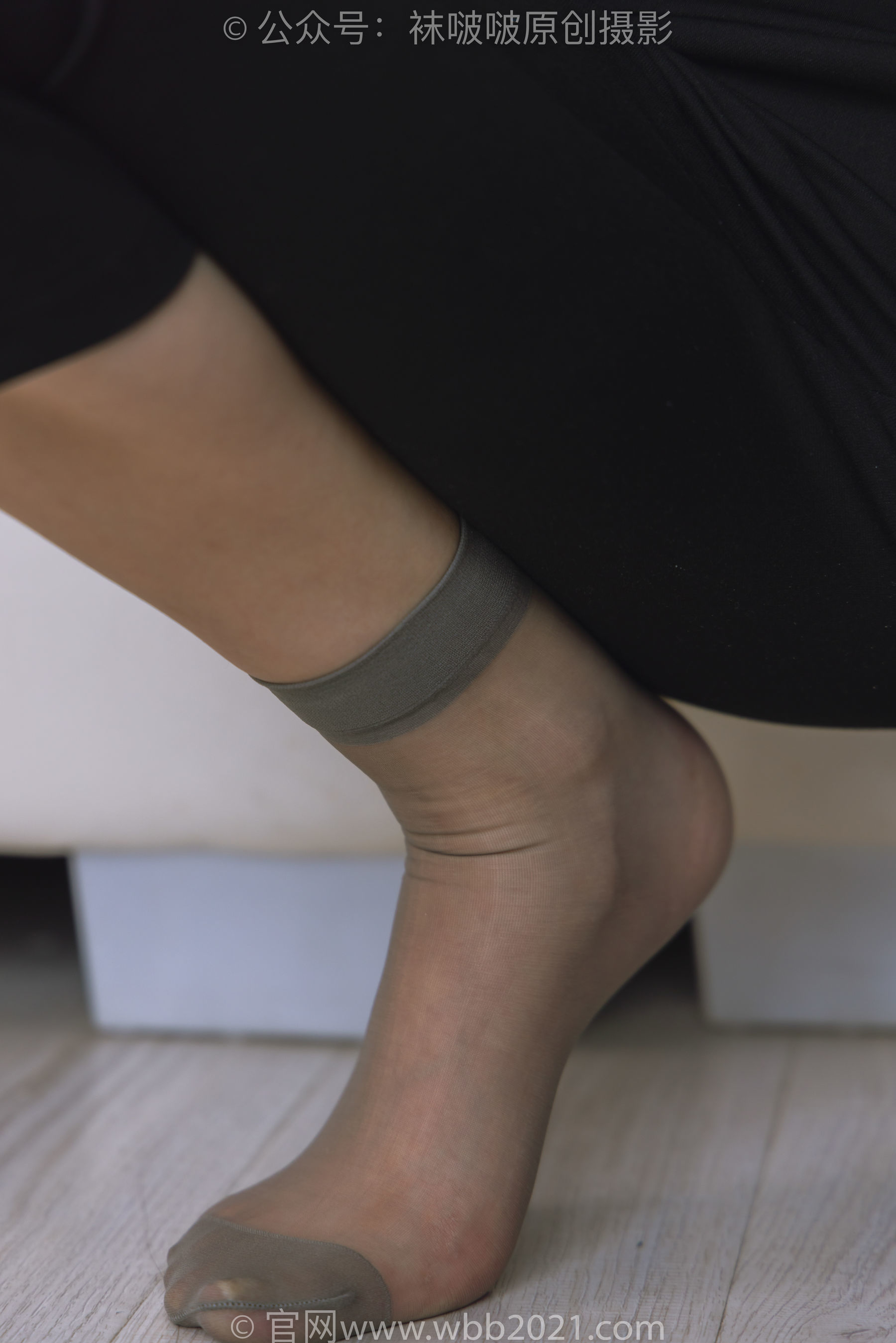 图片[286]-BoBoSocks袜啵啵 No.245 小甜豆 -高跟鞋、短灰丝、半蹲镜头较多[299P]-六色网