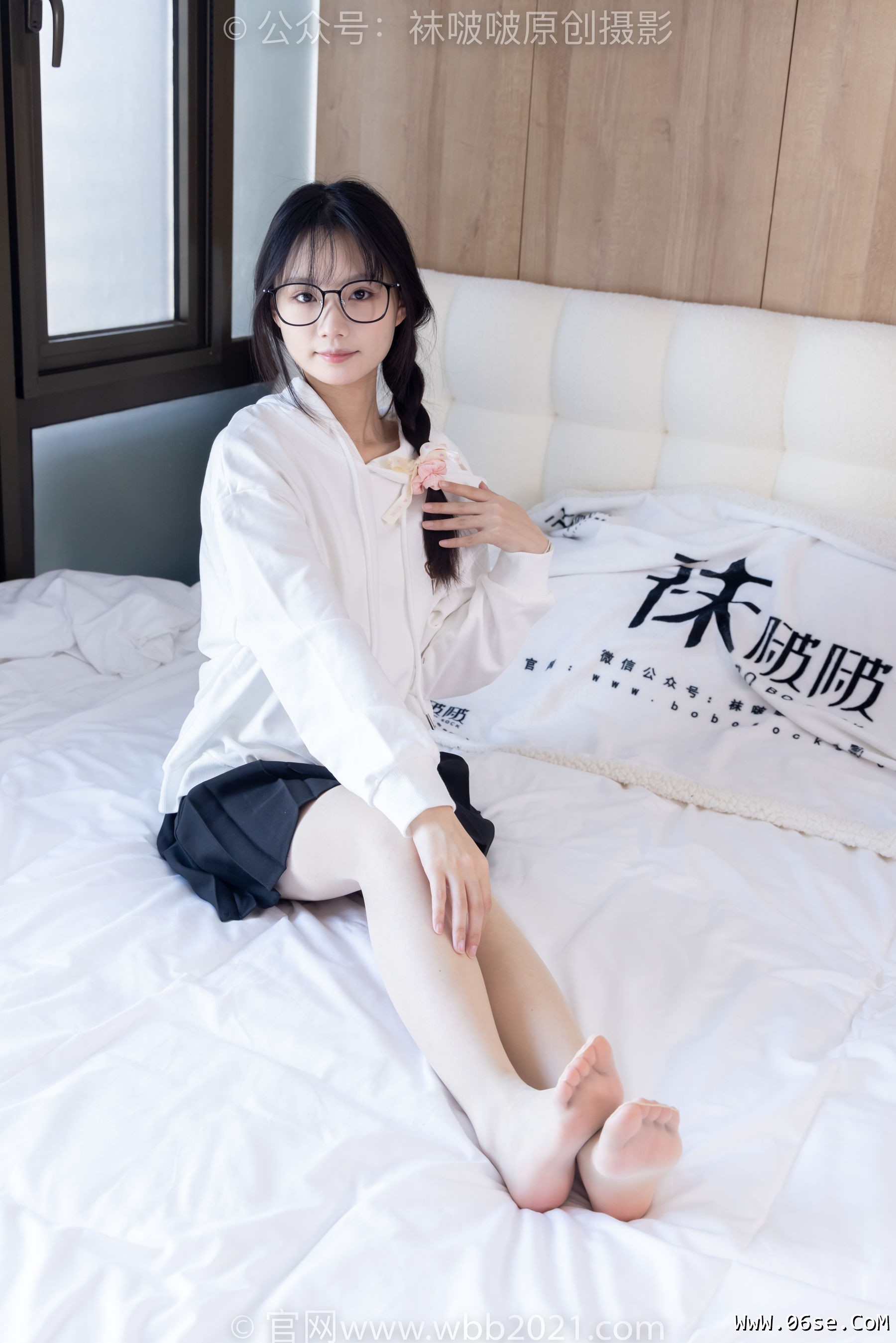 图片[17]-BoBoSocks袜啵啵 No.368 甜甜圈 -运动鞋、白棉袜、油亮肉丝[160P]-六色网