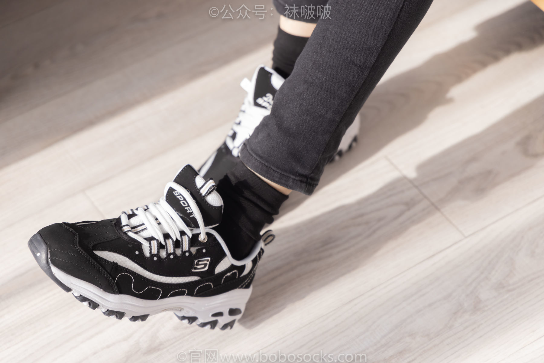 图片[83]-BoBoSocks袜啵啵 No.055 稚予-斯凯奇运动鞋、白棉袜、黑棉袜[139P]-六色网