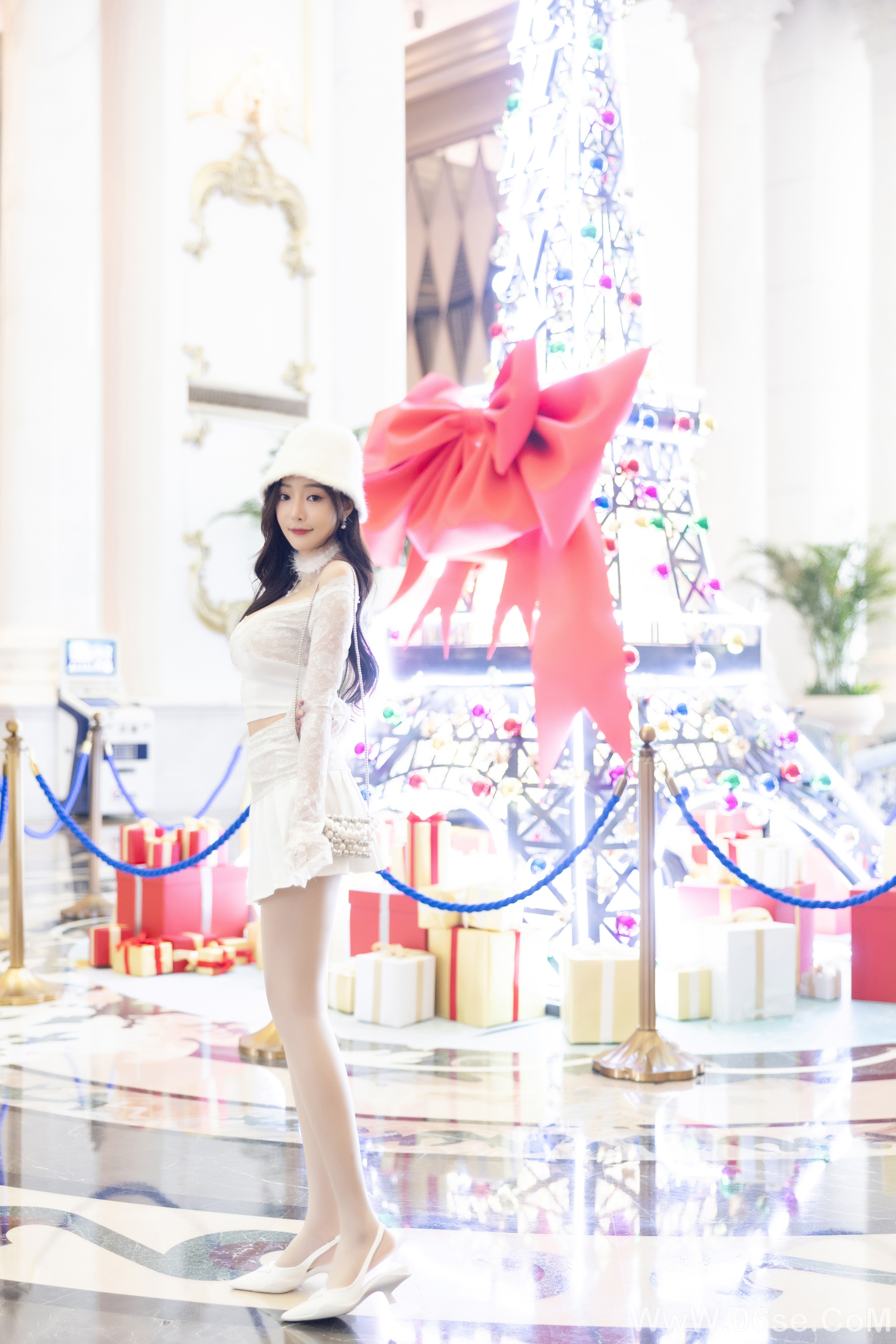 图片[39]-王馨瑶Yanni – 红色情趣[105P]-六色网