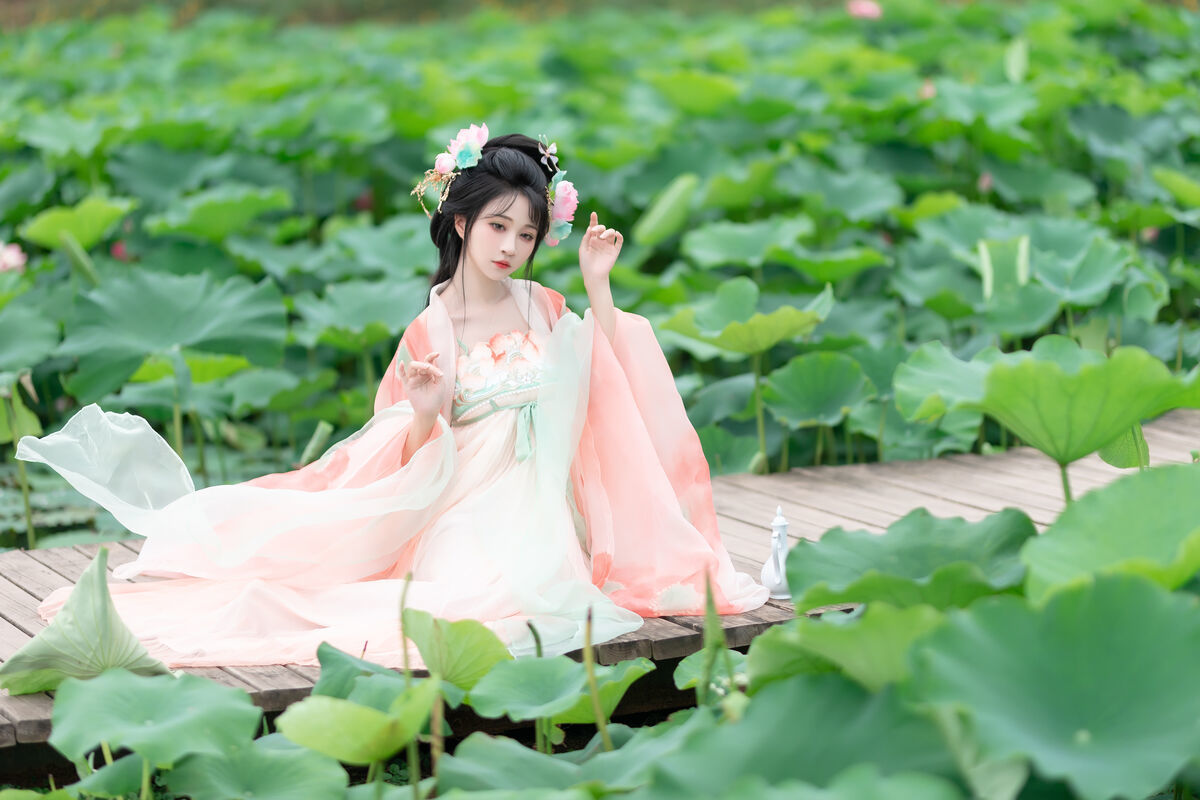 图片[8]-YiTuYu艺图语 Vol.7685 Qi Luo Sheng De Xiao Su Su[28P]-六色网