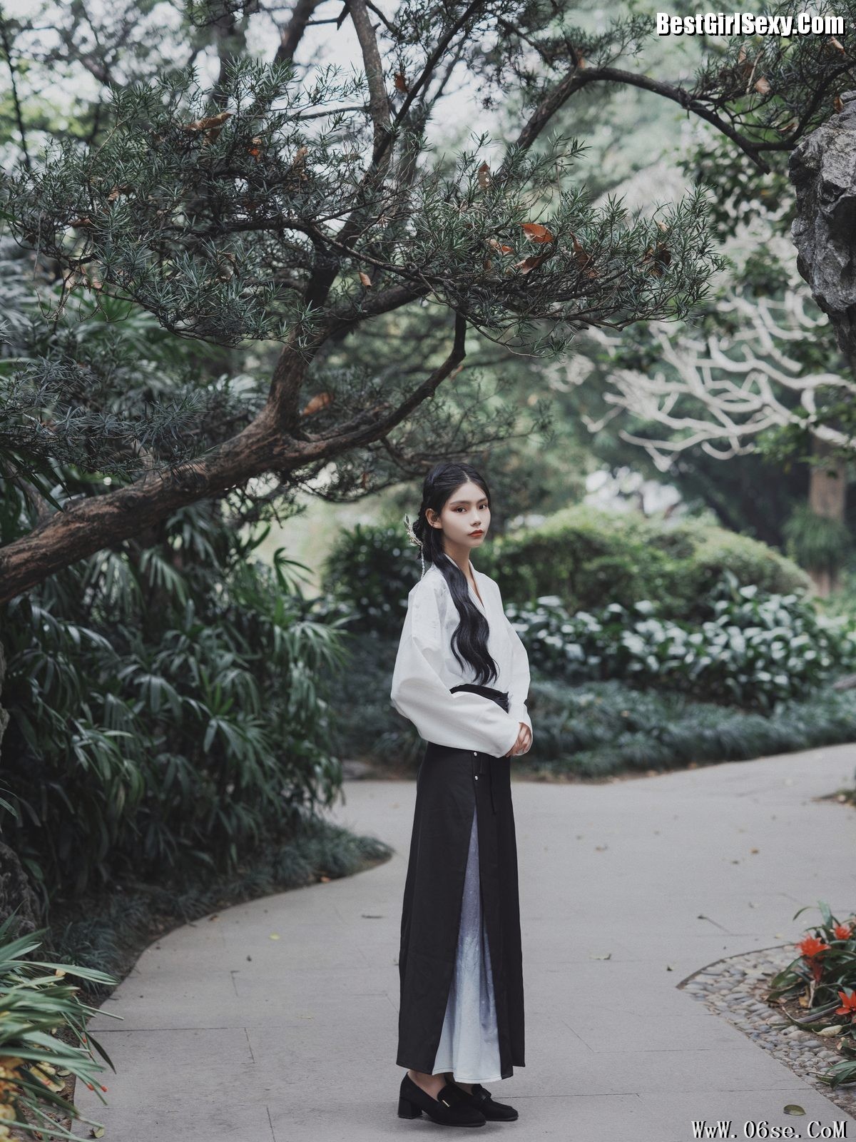 图片[25]-YiTuYu艺图语 Vol.3933 Xiao Tian[44P]-六色网