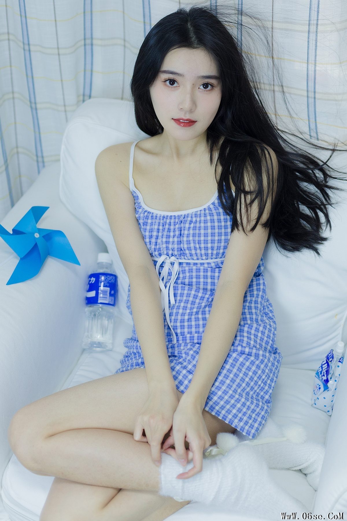 YiTuYu艺图语 Vol.4102 Jing Jing Jing[33P]-六色网