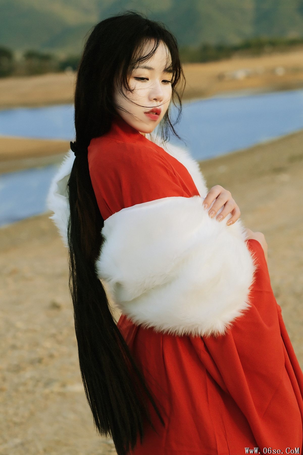 图片[4]-YiTuYu艺图语 Vol.3136 Hui Xia Xue De Xiao Xian Nu[25P]-六色网