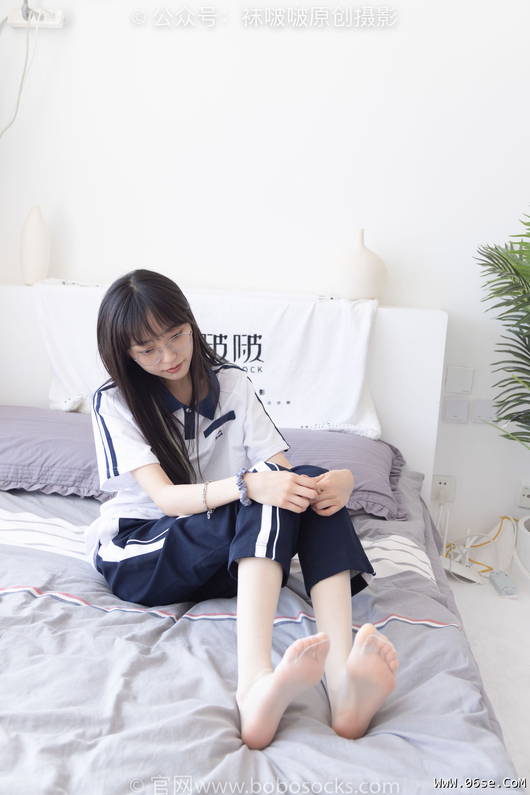 图片[113]-BoBoSocks袜啵啵 No.207 稚予 -aj板鞋、白棉袜、油亮白丝、校服裤里丝[140P]-六色网