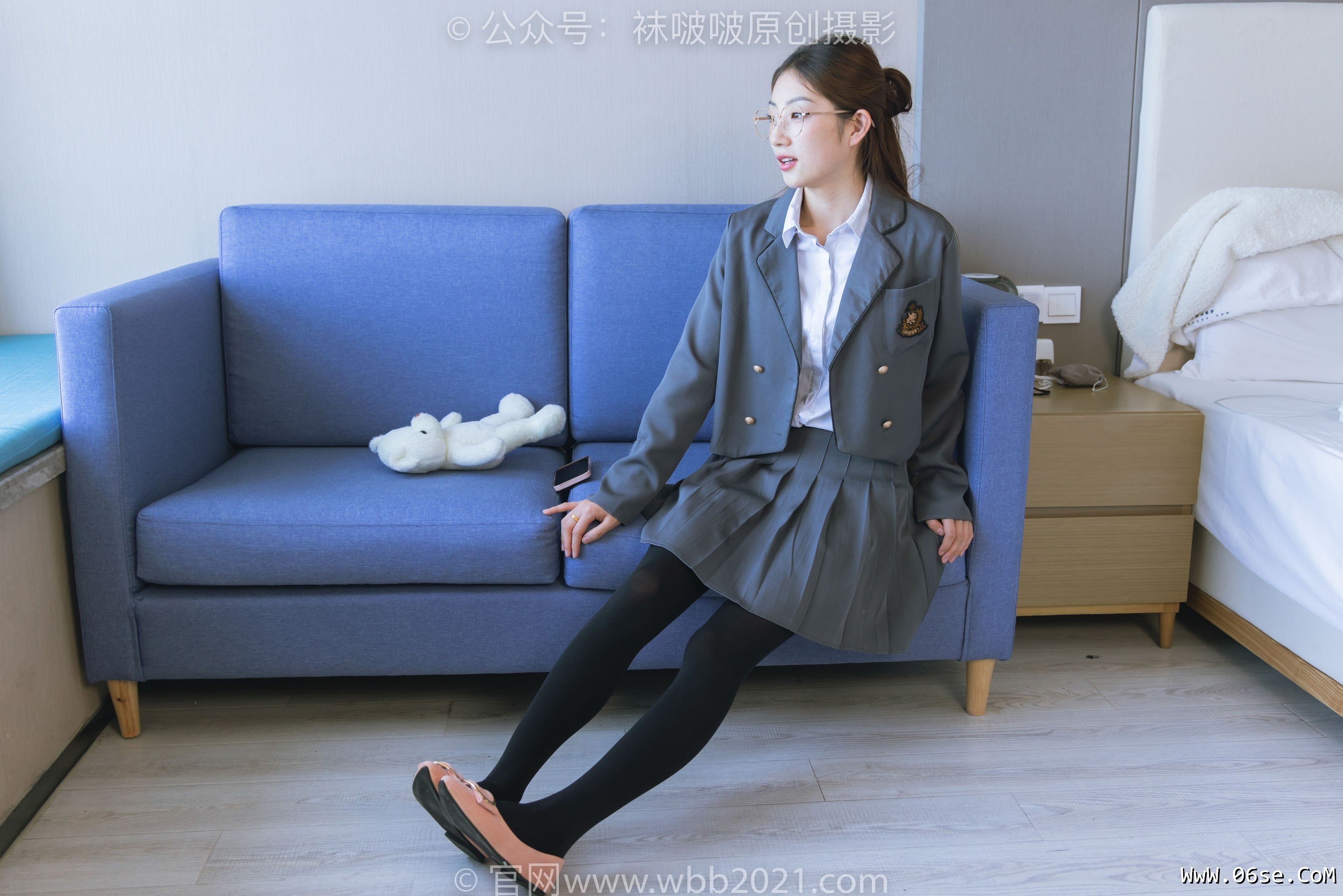 图片[76]-BoBoSocks袜啵啵 No.315 小沫 -平底鞋、厚黑丝、模特穿鞋及丝袜踩玩偶小熊剧情[140P]-六色网