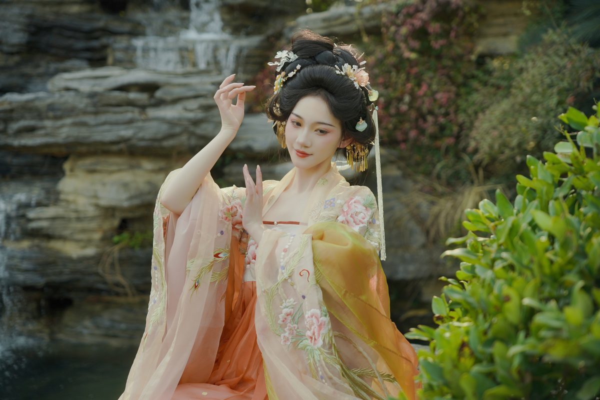 图片[19]-YiTuYu艺图语 Vol.3881 Qin Qin[27P]-六色网