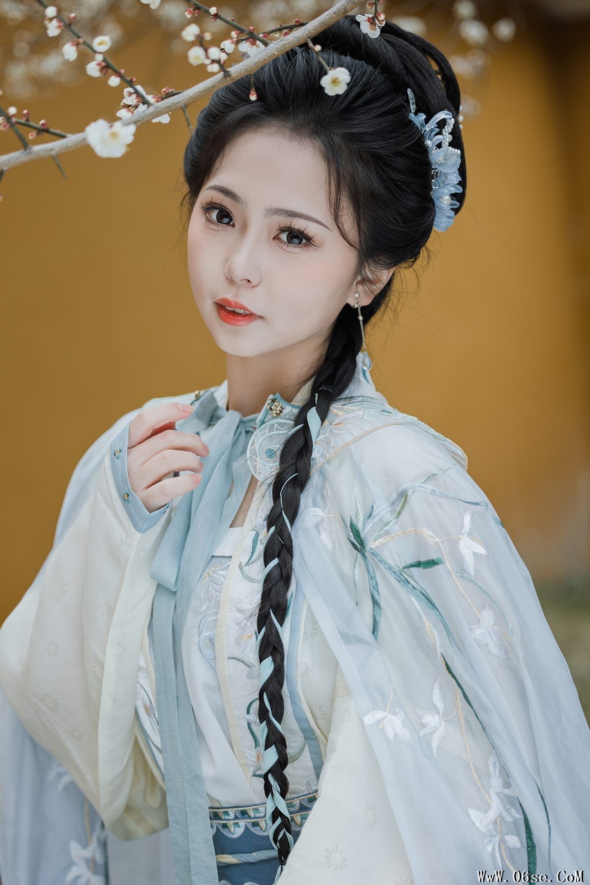 YiTuYu艺图语 Vol.3803 Qian Mo Hong Chen[29P]-六色网