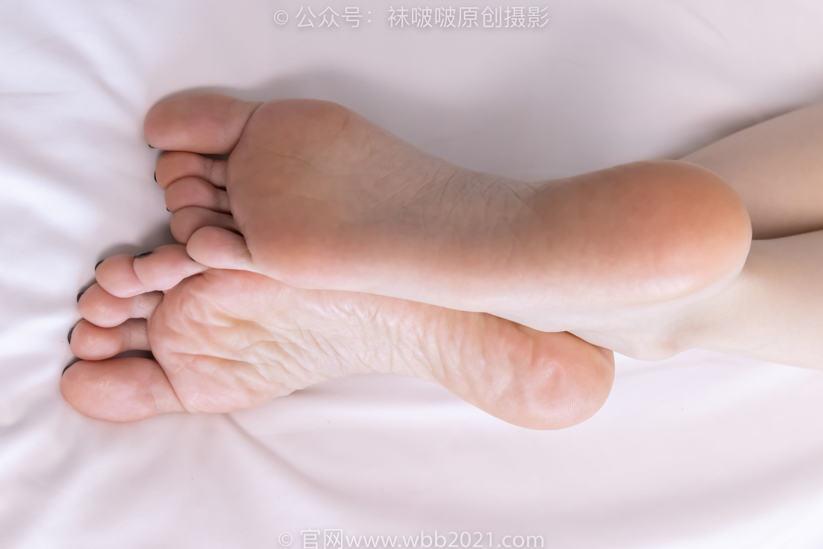图片[61]-BoBoSocks袜啵啵 No.417 稚予 – 板鞋、白棉袜、裸足、裸足部分脚底抹精油[199P]-六色网