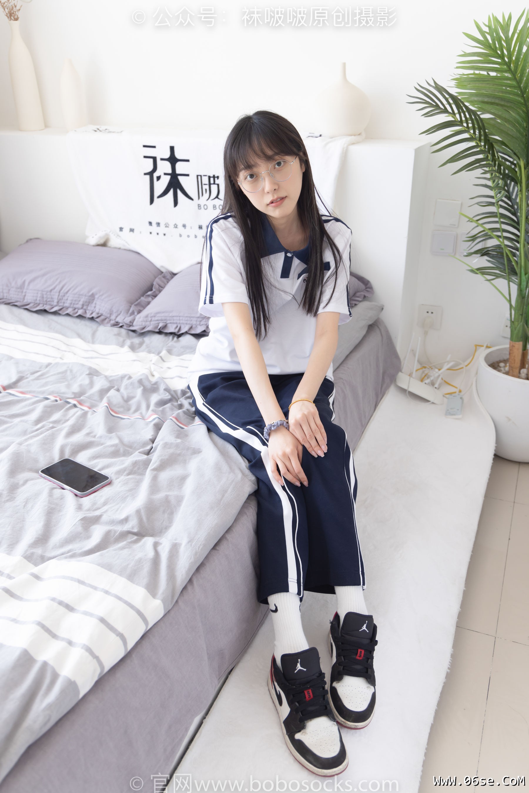 图片[13]-BoBoSocks袜啵啵 No.207 稚予 -aj板鞋、白棉袜、油亮白丝、校服裤里丝[140P]-六色网