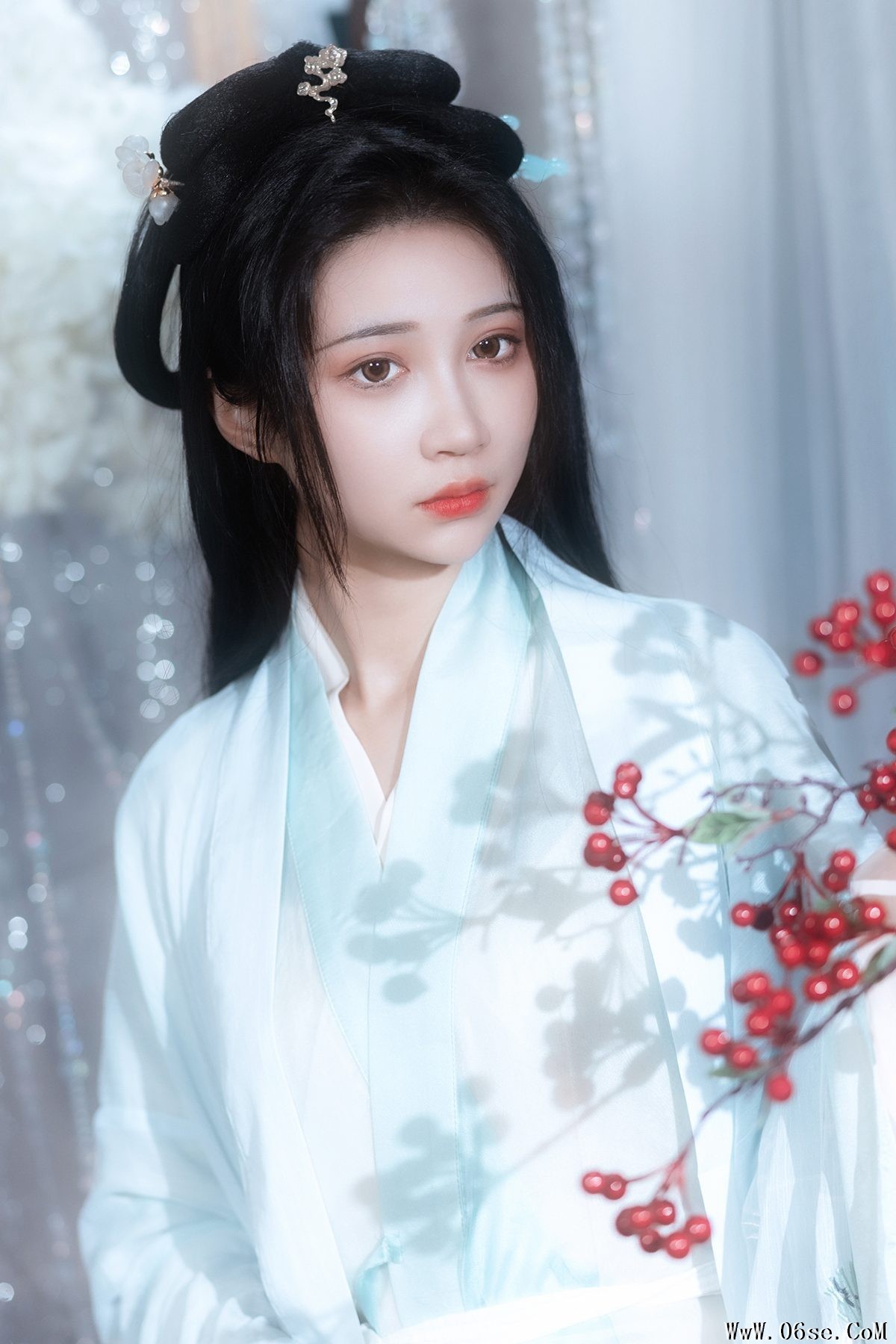 YiTuYu艺图语 Vol.3967 Qi Luo Sheng De Xiao Su Su[30P]-六色网