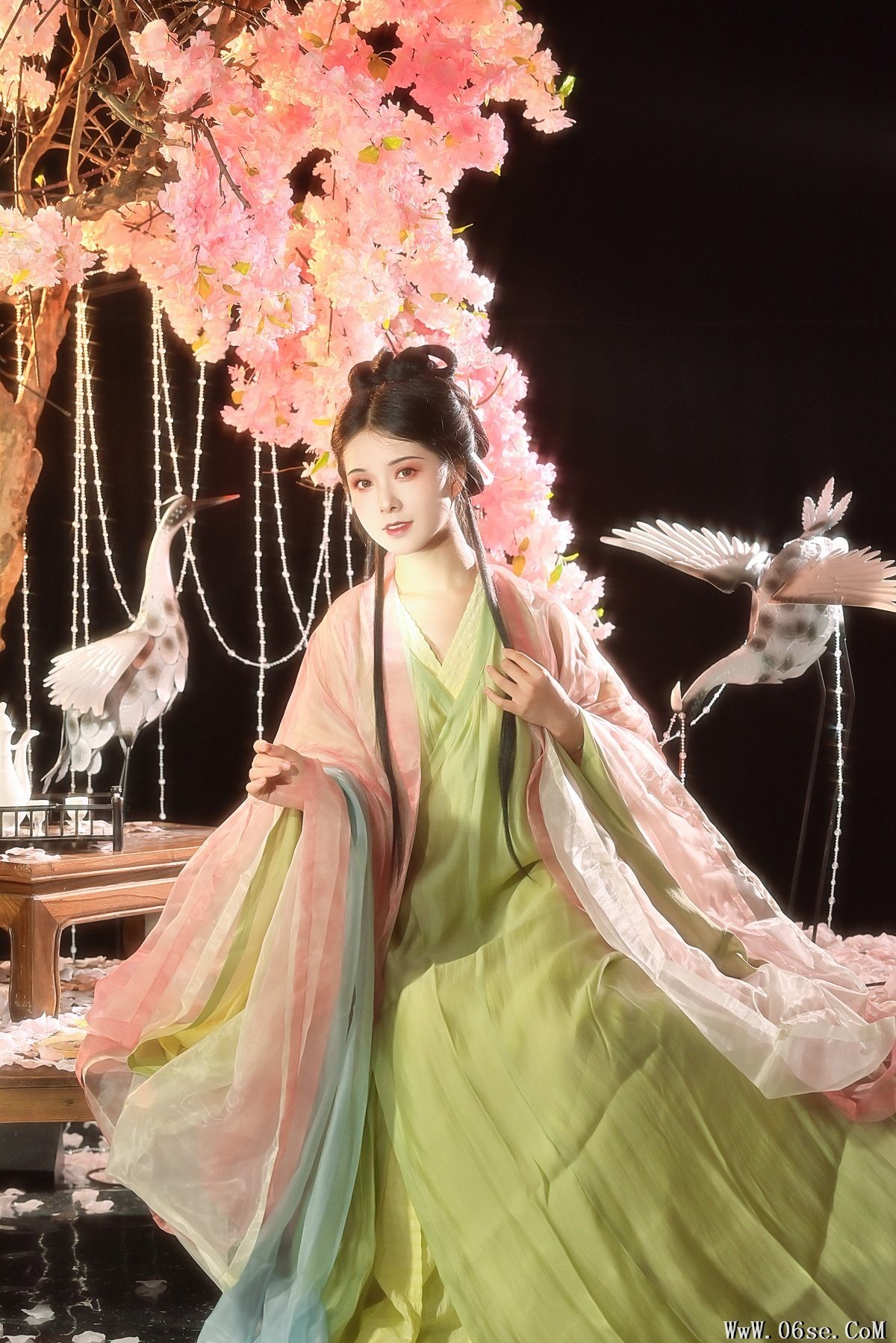 图片[18]-YiTuYu艺图语 Vol.5282 Yi Yi Bu Xiang Zhang Pang Pang[24P]-六色网