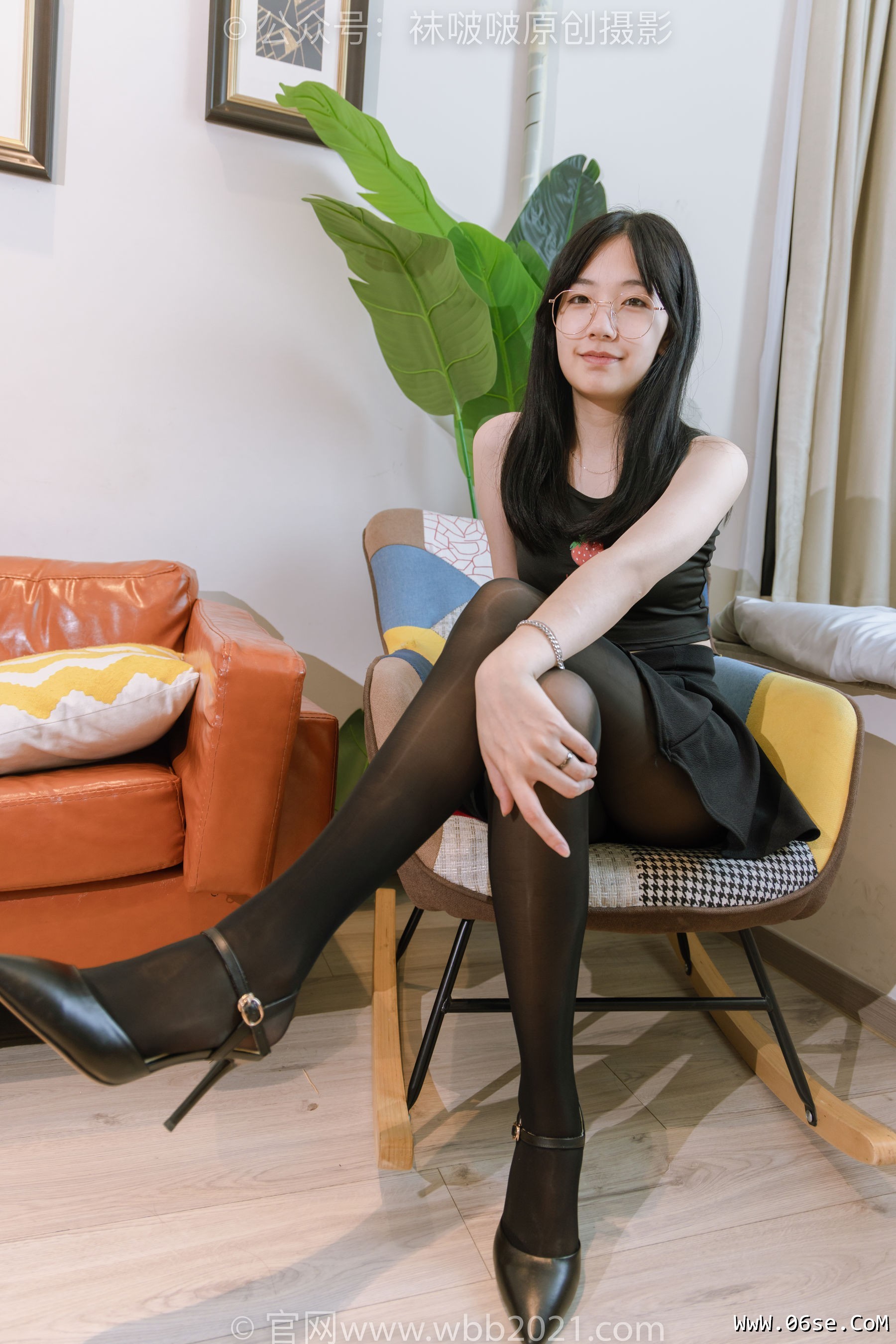 图片[125]-BoBoSocks袜啵啵 No.396 小甜豆 -两双高跟鞋、油亮黑丝、油亮蓝丝[140P]-六色网