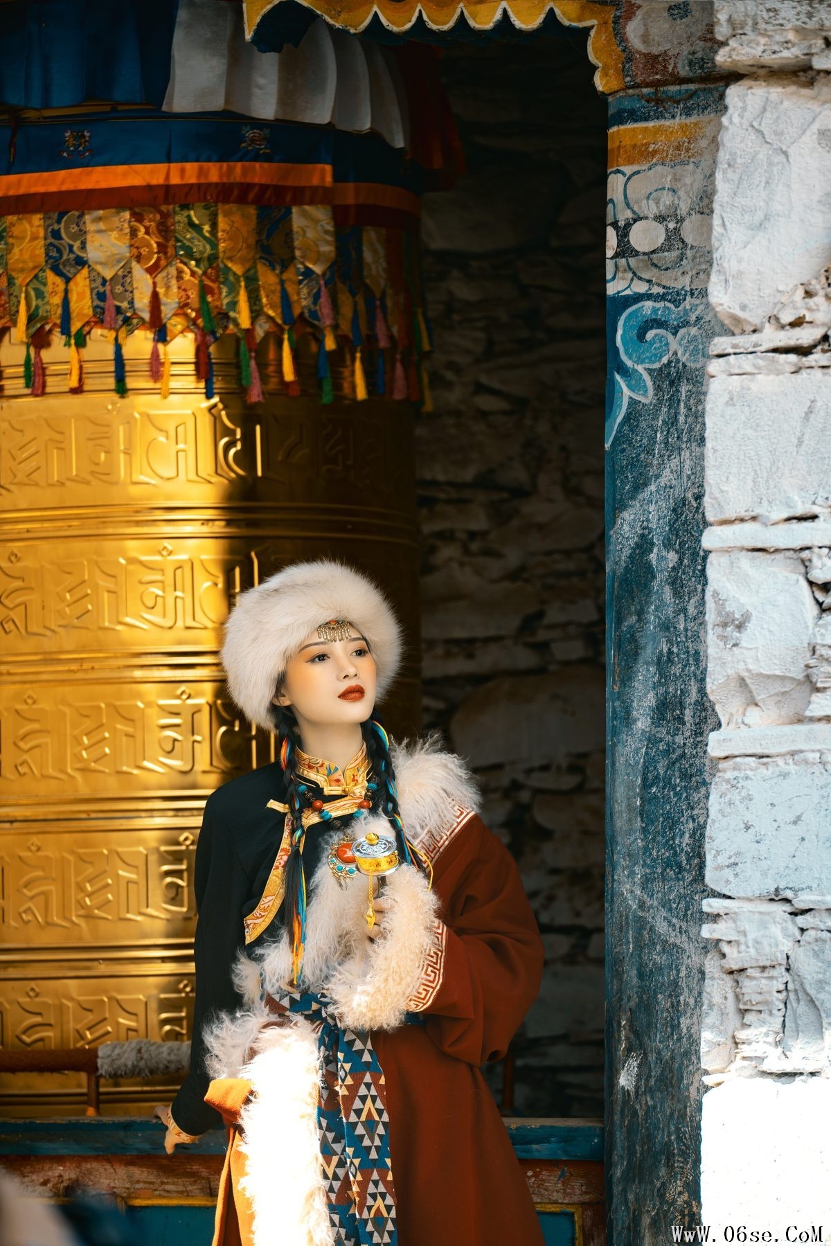 图片[32]-YiTuYu艺图语 Vol.4337 Wei Wei[41P]-六色网