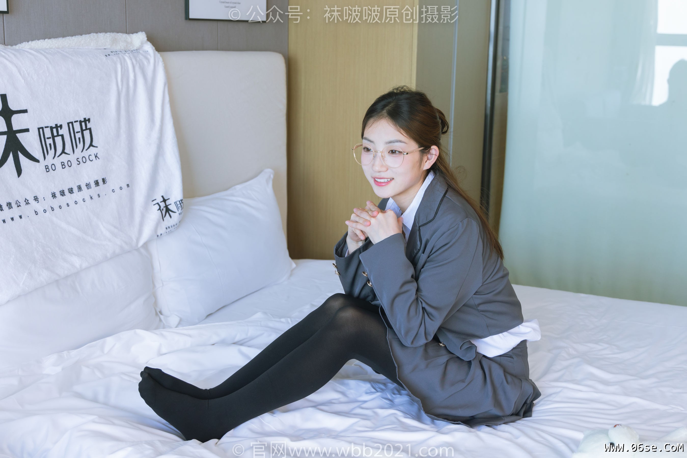 图片[120]-BoBoSocks袜啵啵 No.315 小沫 -平底鞋、厚黑丝、模特穿鞋及丝袜踩玩偶小熊剧情[140P]-六色网