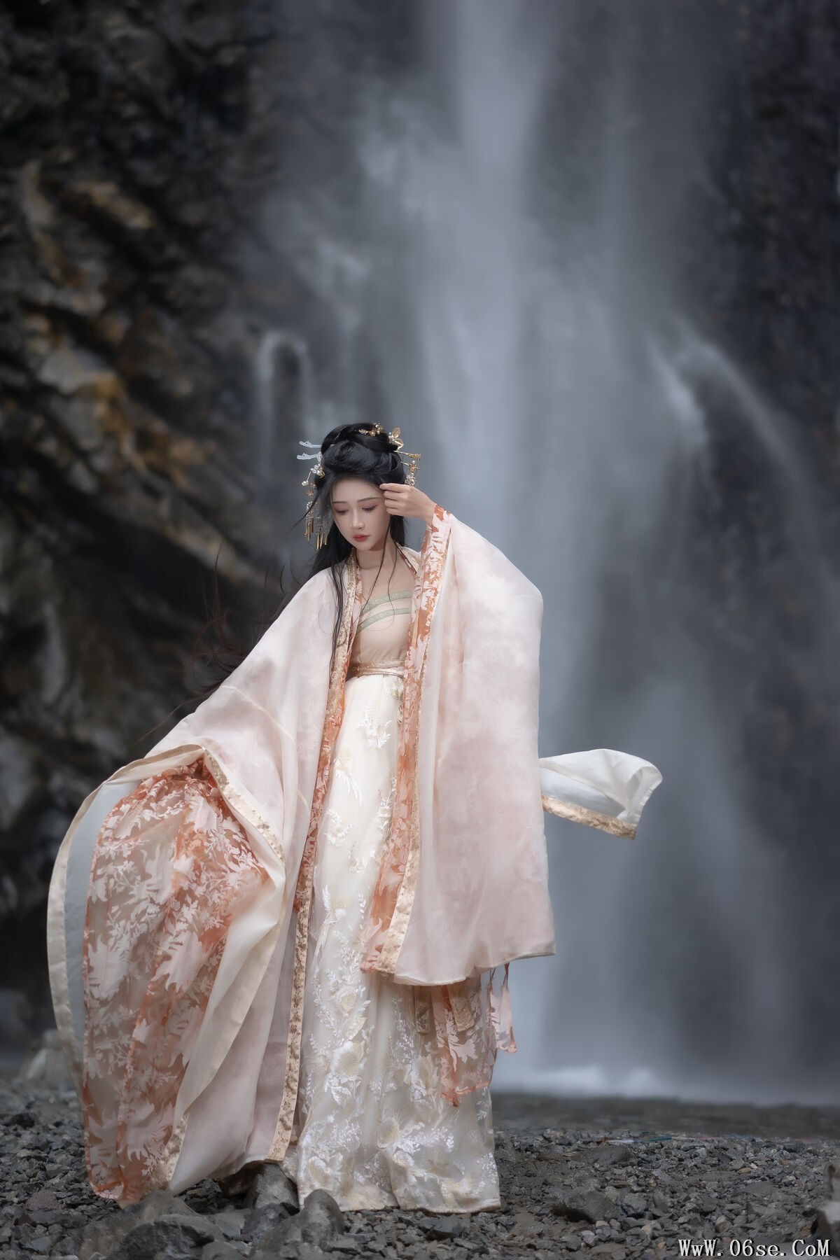 图片[26]-YiTuYu艺图语 Vol.6314 Qi Luo Sheng De Xiao Su Su[27P]-六色网