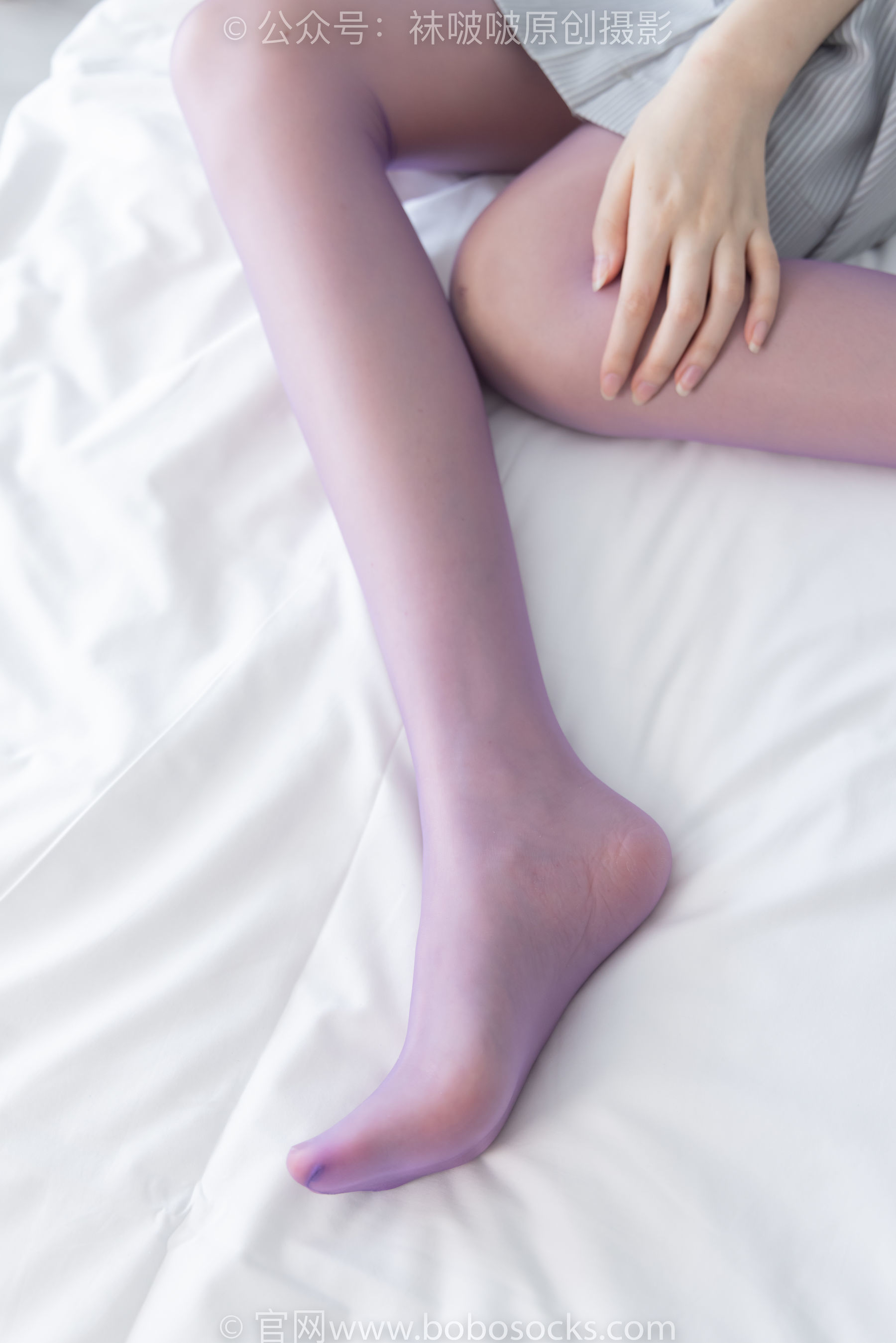 图片[111]-BoBoSocks袜啵啵 No.205 小甜 豆-白色高跟鞋、紫色油亮丝袜[140P]-六色网