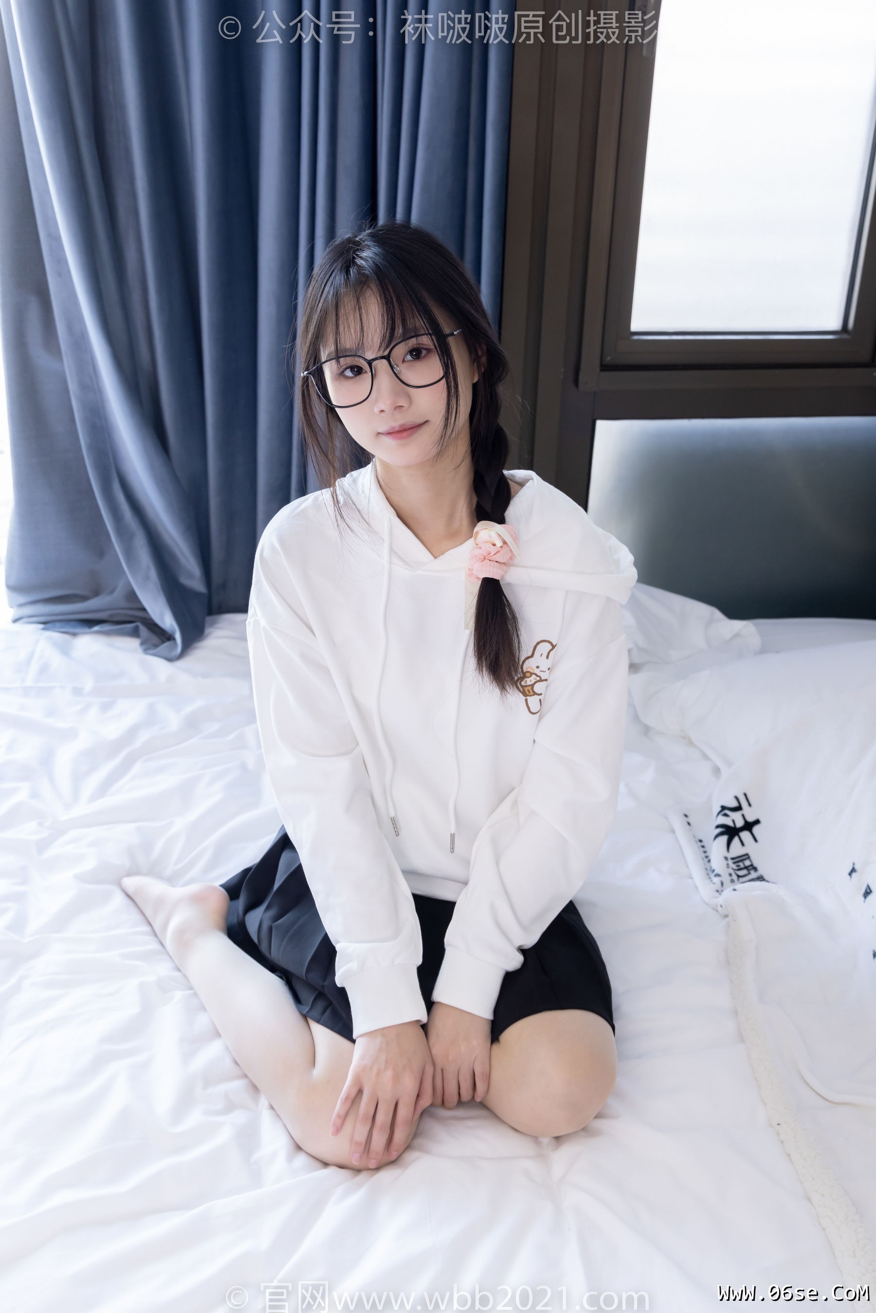 图片[61]-BoBoSocks袜啵啵 No.368 甜甜圈 -运动鞋、白棉袜、油亮肉丝[160P]-六色网