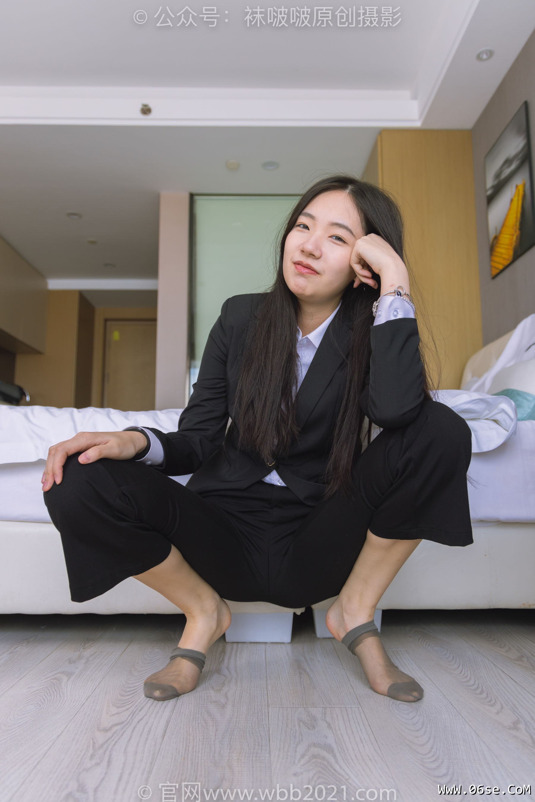 图片[137]-BoBoSocks袜啵啵 No.245 小甜豆 -高跟鞋、短灰丝、半蹲镜头较多[299P]-六色网