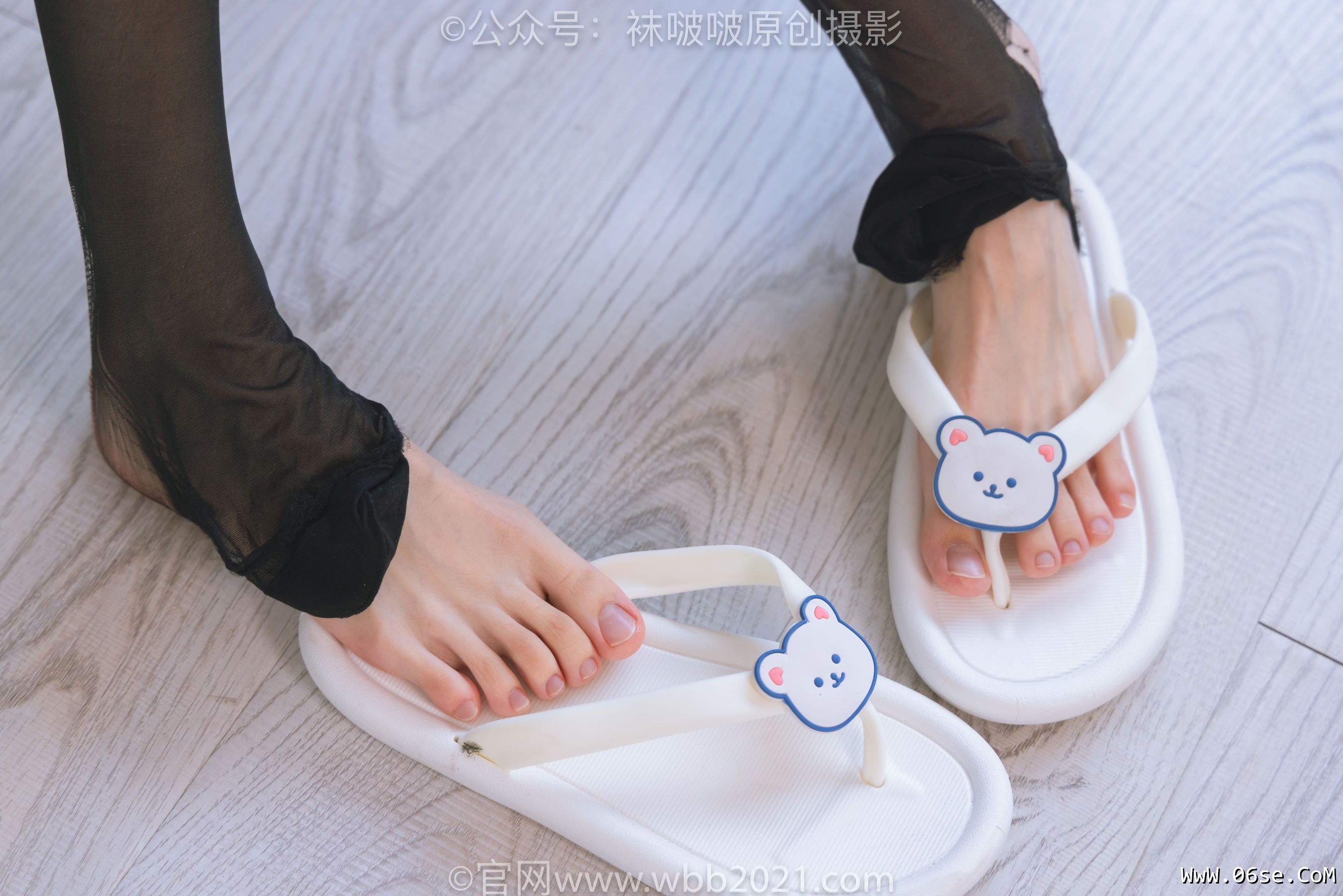 图片[4]-BoBoSocks袜啵啵 No.437 稚予 -女仆装、人字拖、薄黑丝、白棉袜、裸足[140P]-六色网