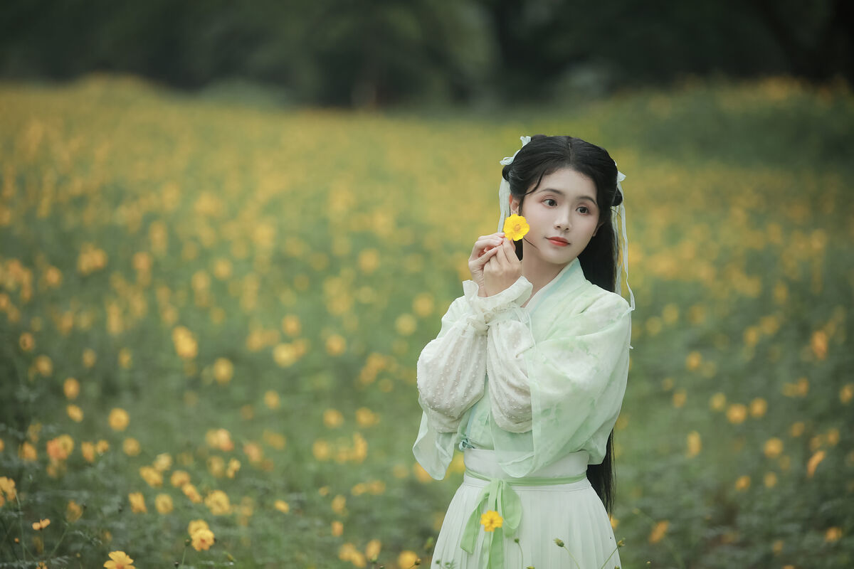 图片[22]-YiTuYu艺图语 Vol.6889 Yi Mi Liang Gao[28P]-六色网