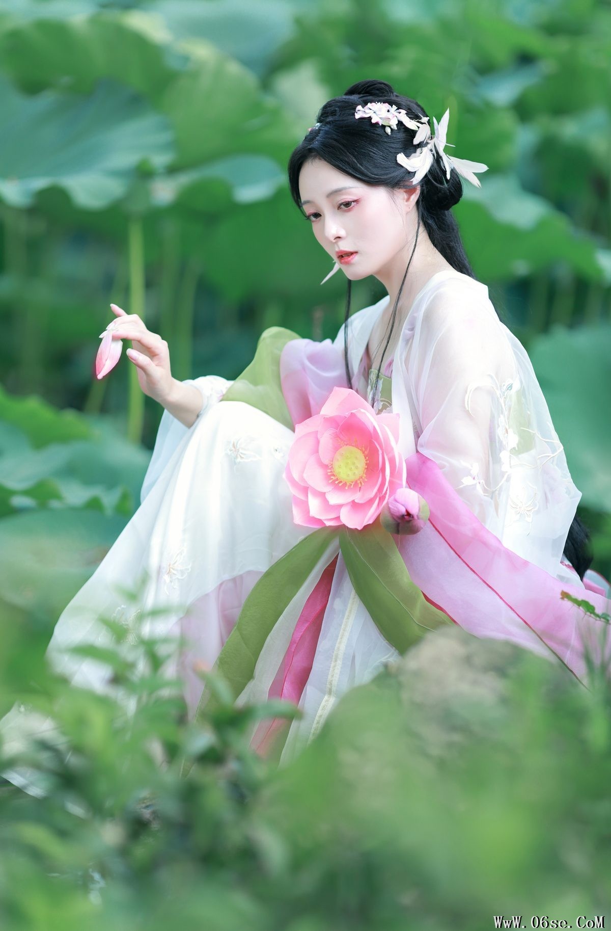 图片[20]-YiTuYu艺图语 Vol.5240 Nu Li Hua Zhuang De Sui Sui[23P]-六色网