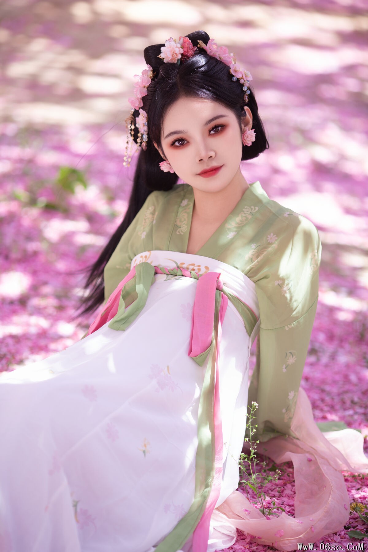 图片[21]-YiTuYu艺图语 Vol.7102 Wan Yi[23P]-六色网