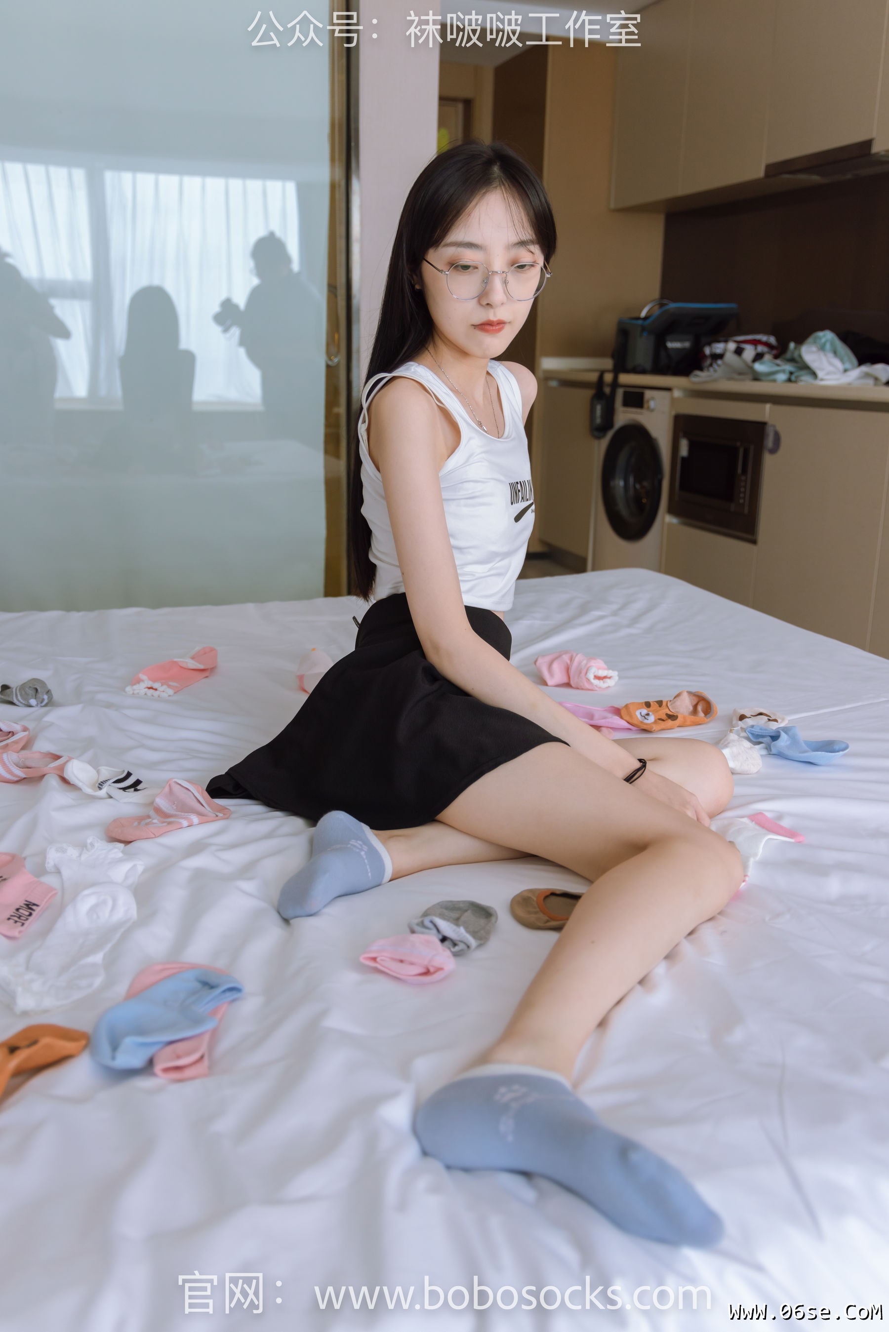 图片[69]-BoBoSocks袜啵啵 No.127 稚予-麦昆板鞋、两双自然穿旧棉袜、裸足[139P]-六色网