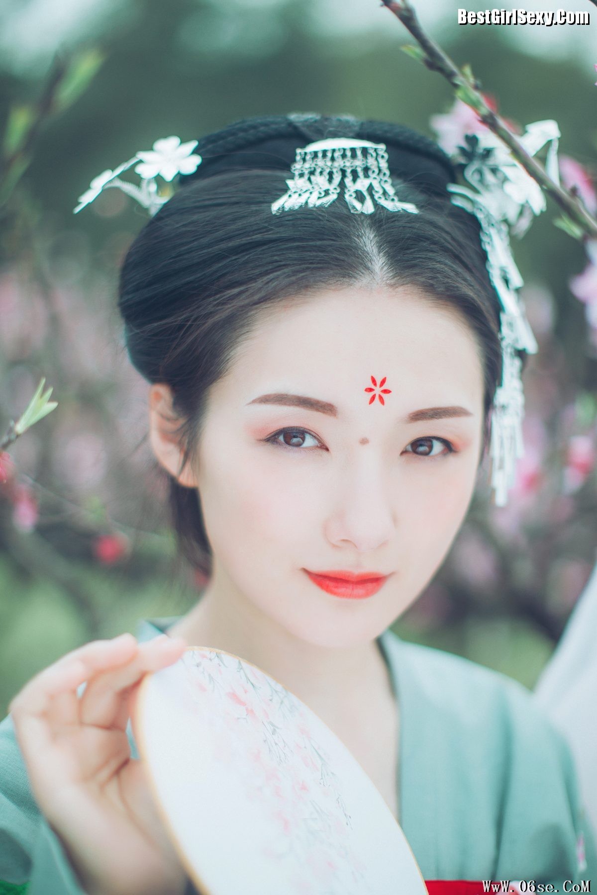 图片[16]-YiTuYu艺图语 Vol.4056 Fan Fan[32P]-六色网