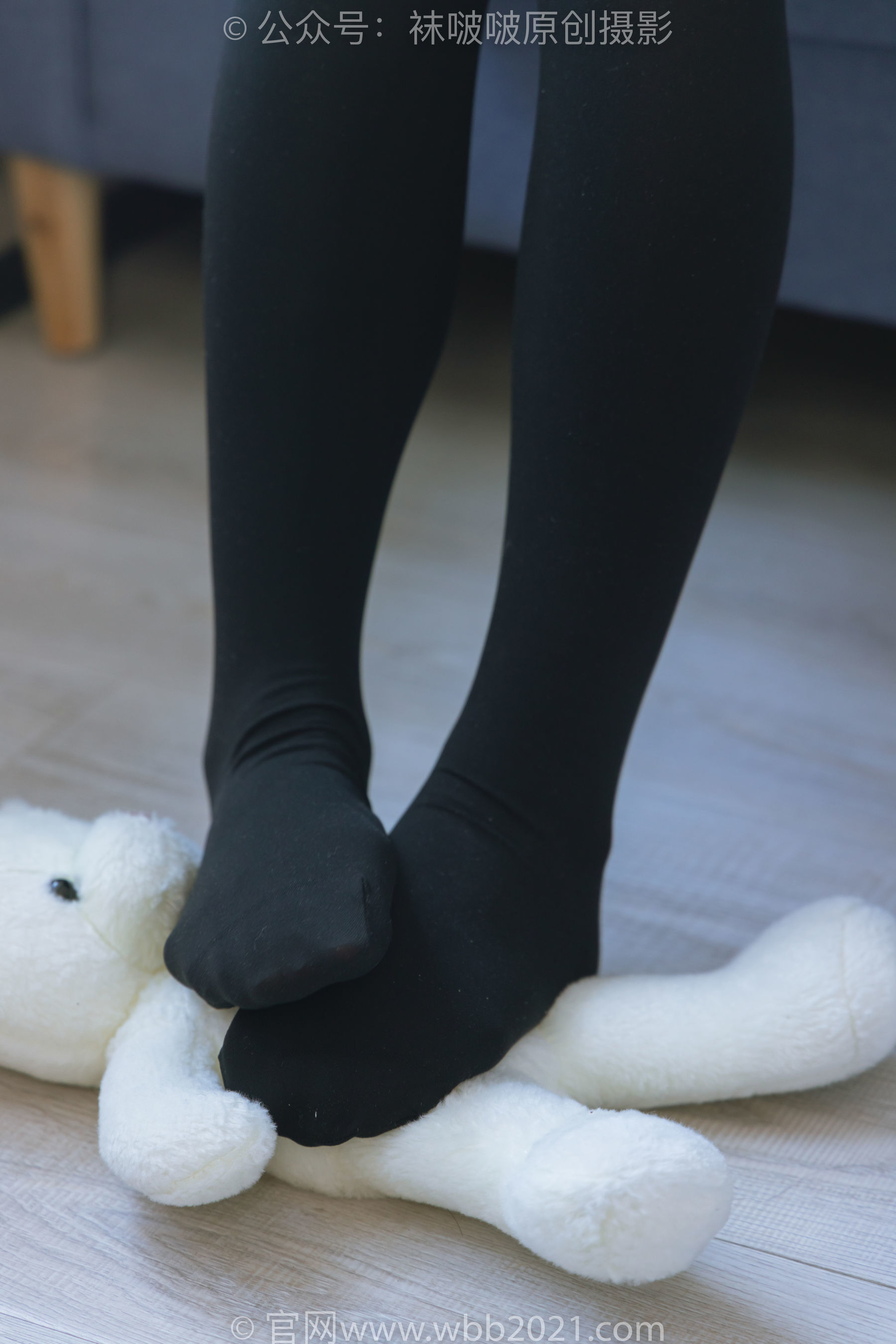 图片[22]-BoBoSocks袜啵啵 No.315 小沫 -平底鞋、厚黑丝、模特穿鞋及丝袜踩玩偶小熊剧情[140P]-六色网