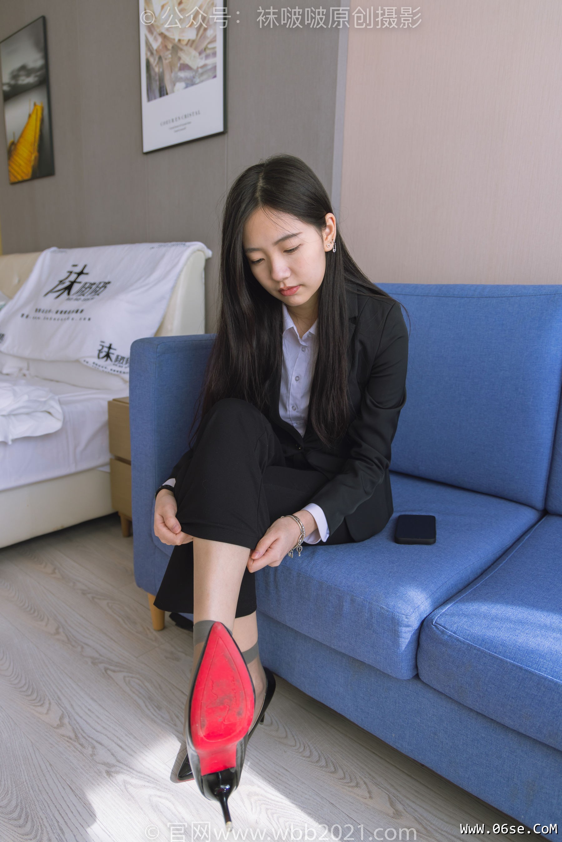 BoBoSocks袜啵啵 No.245 小甜豆 -高跟鞋、短灰丝、半蹲镜头较多[299P]-六色网
