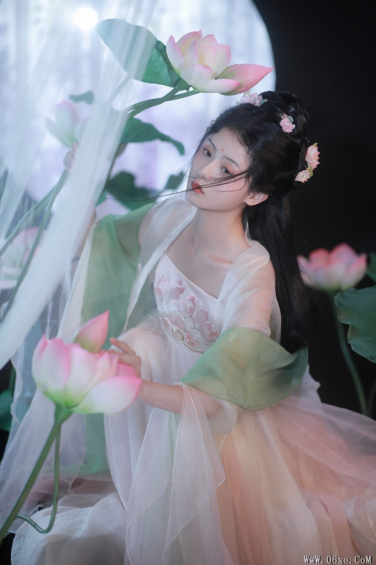 图片[34]-YiTuYu艺图语 Vol.4974 Dai Bu Zhu De Yi Mi[37P]-六色网